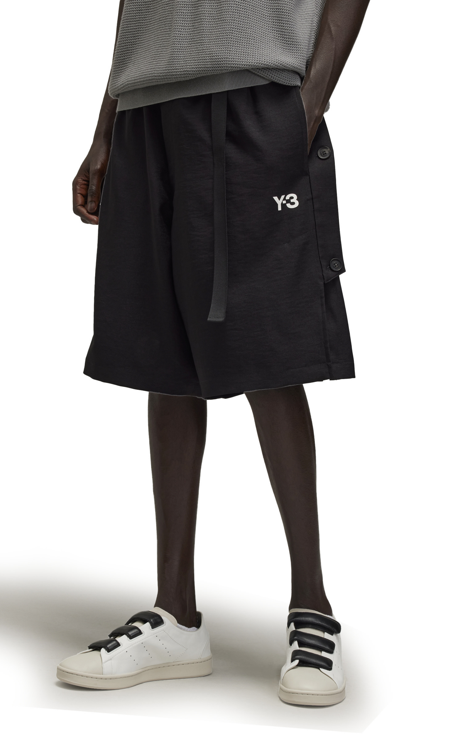 FRENCH TERRY CUTLINE BLACK SHORTS