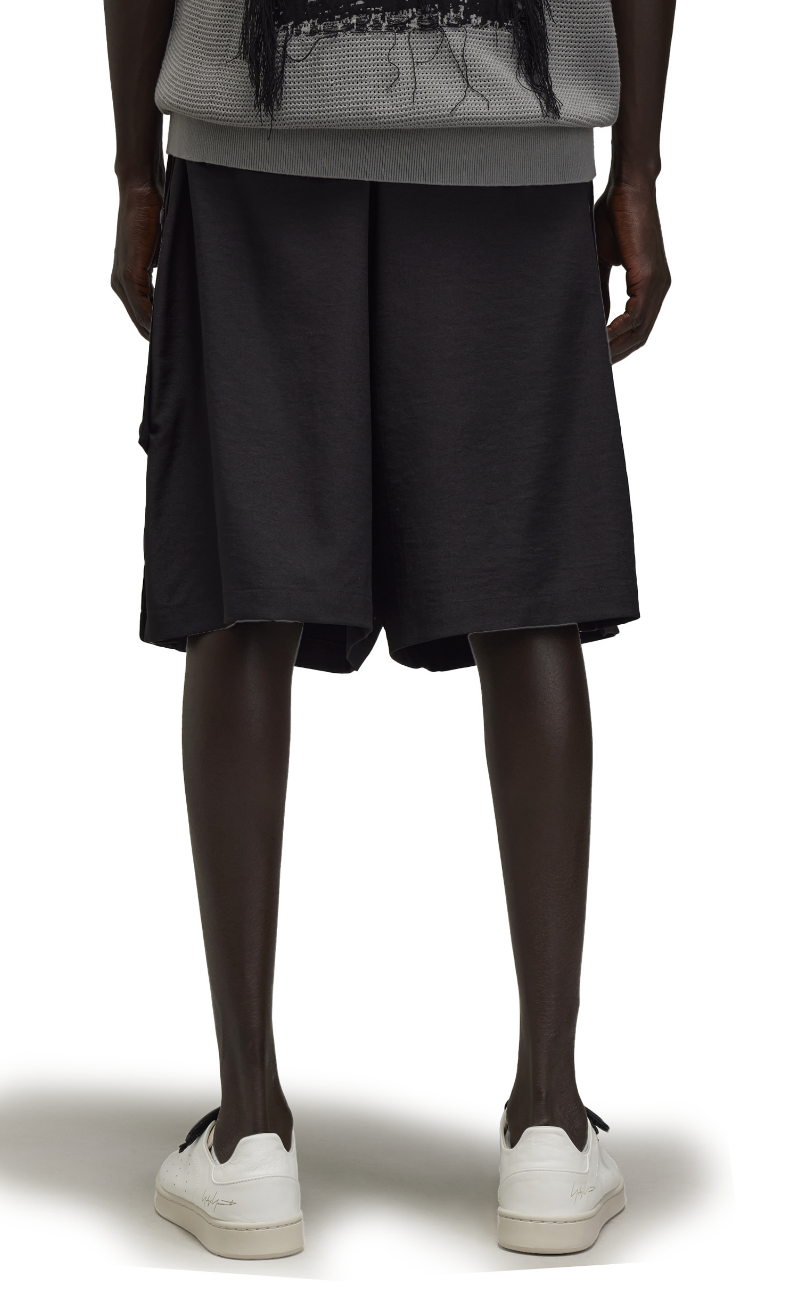 FRENCH TERRY CUTLINE BLACK SHORTS