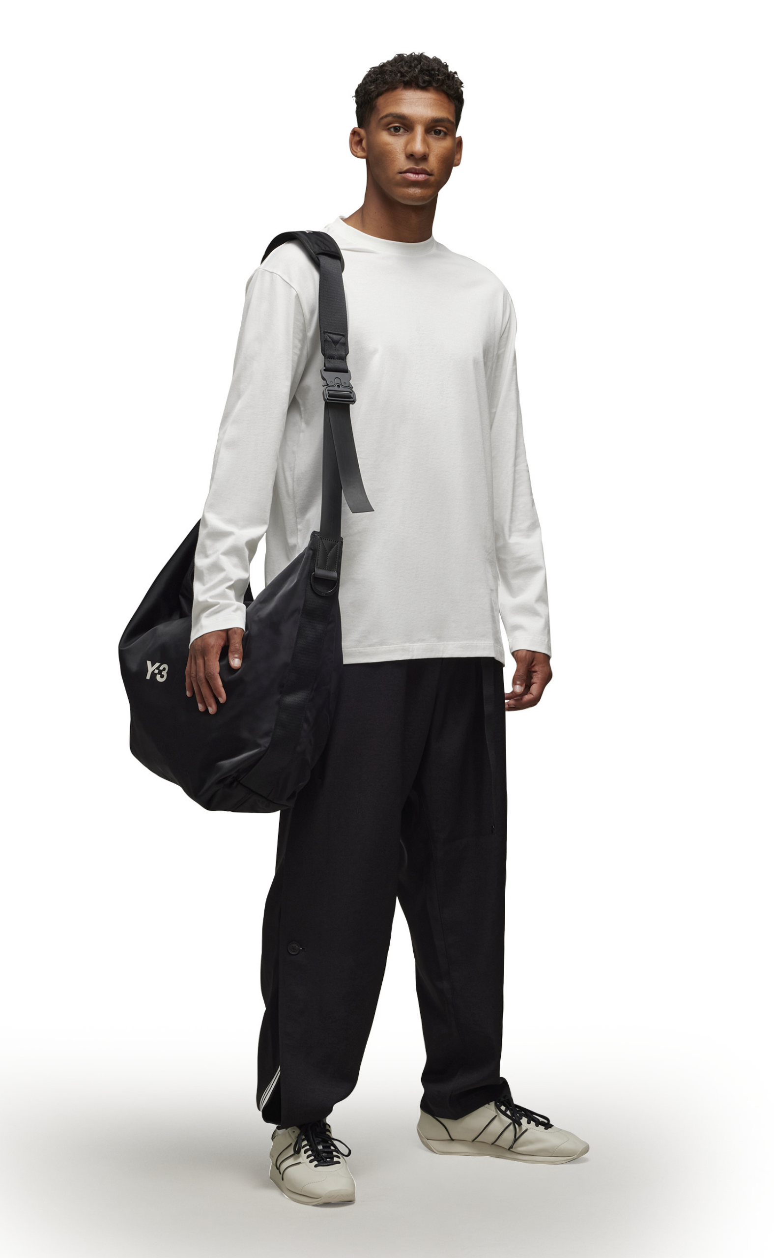 GRAPHIC LOGO WHITE LONGSLEEVE