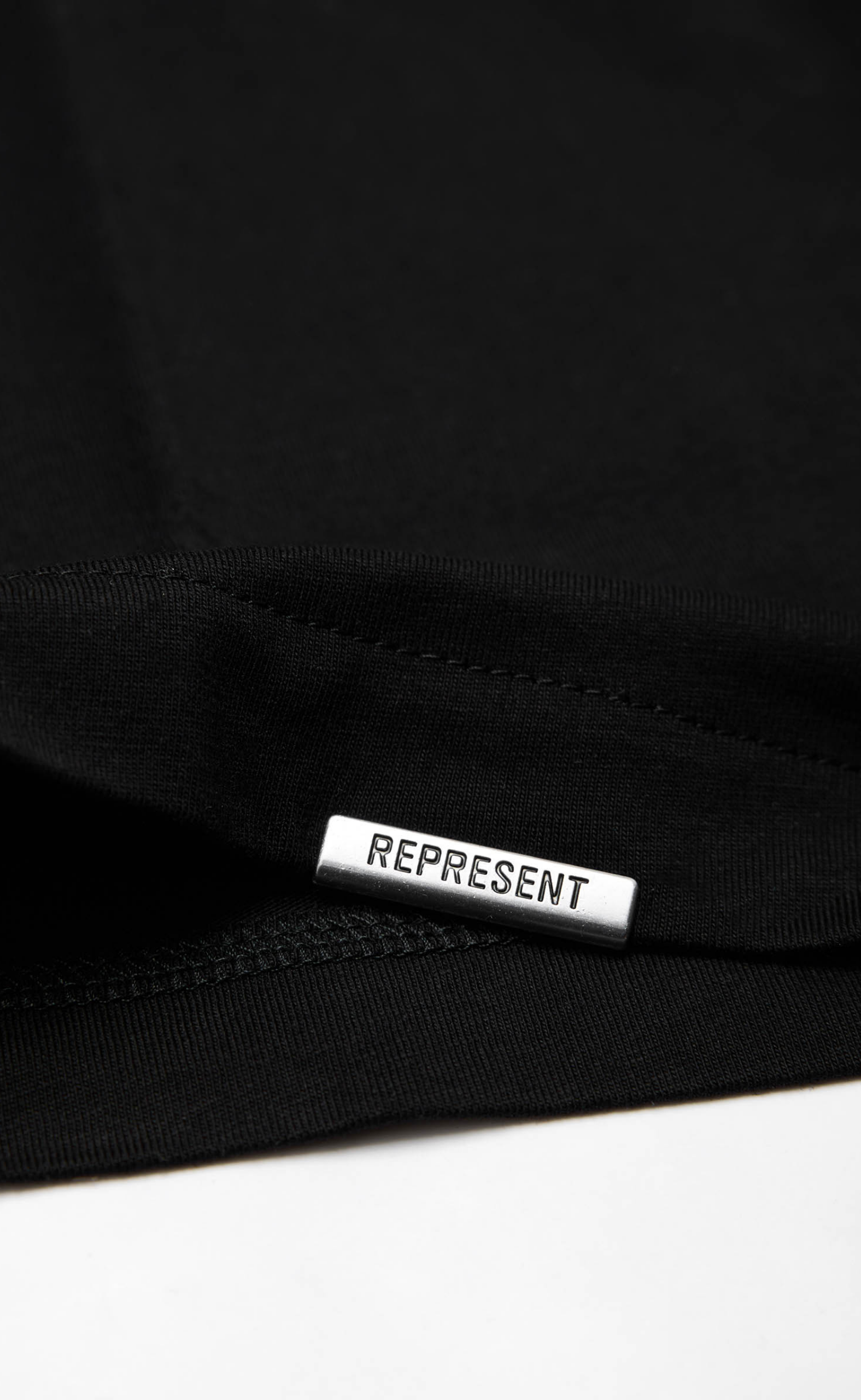 INITIAL OVERSIZED BLACK T-SHIRT