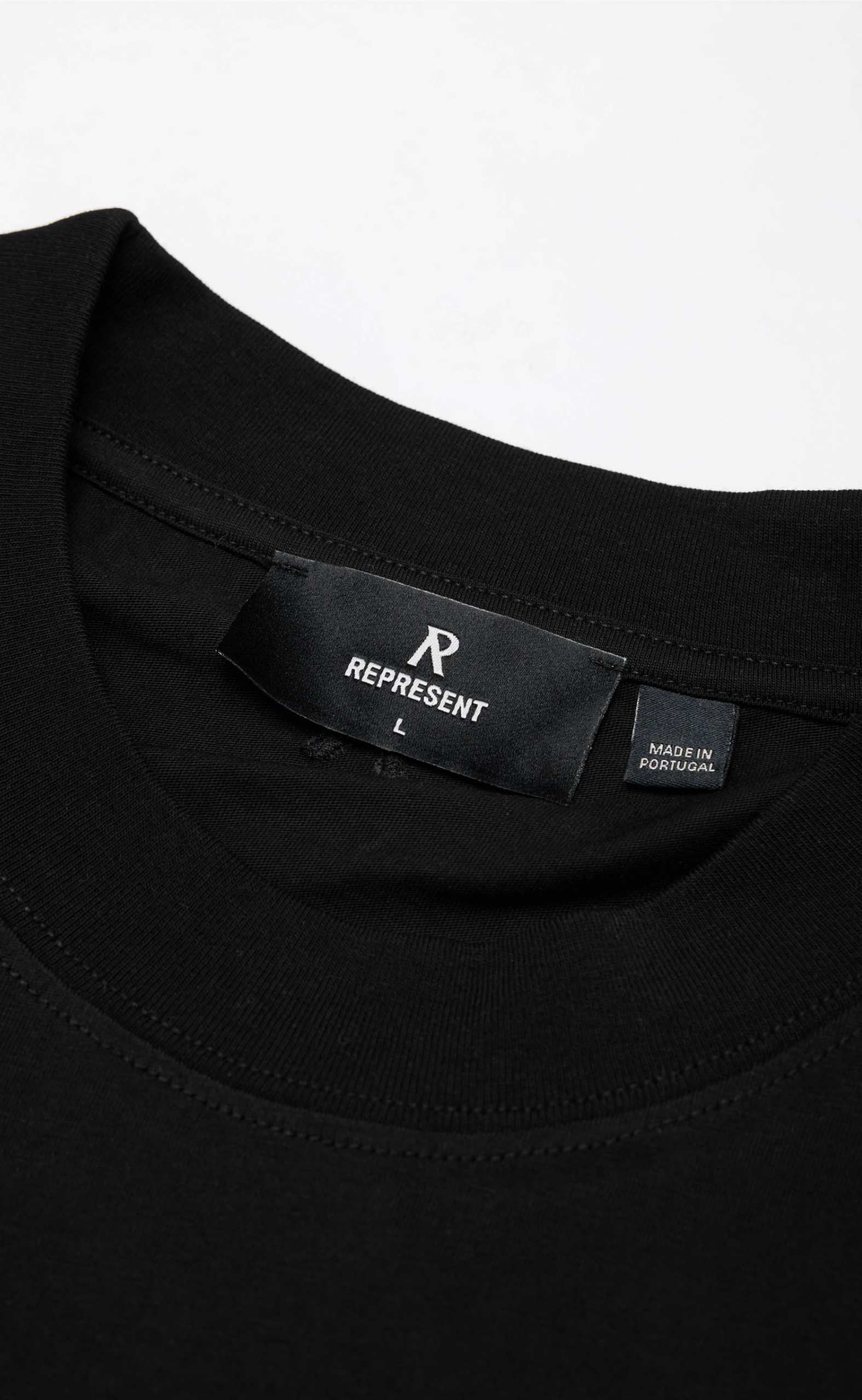 INITIAL OVERSIZED BLACK T-SHIRT