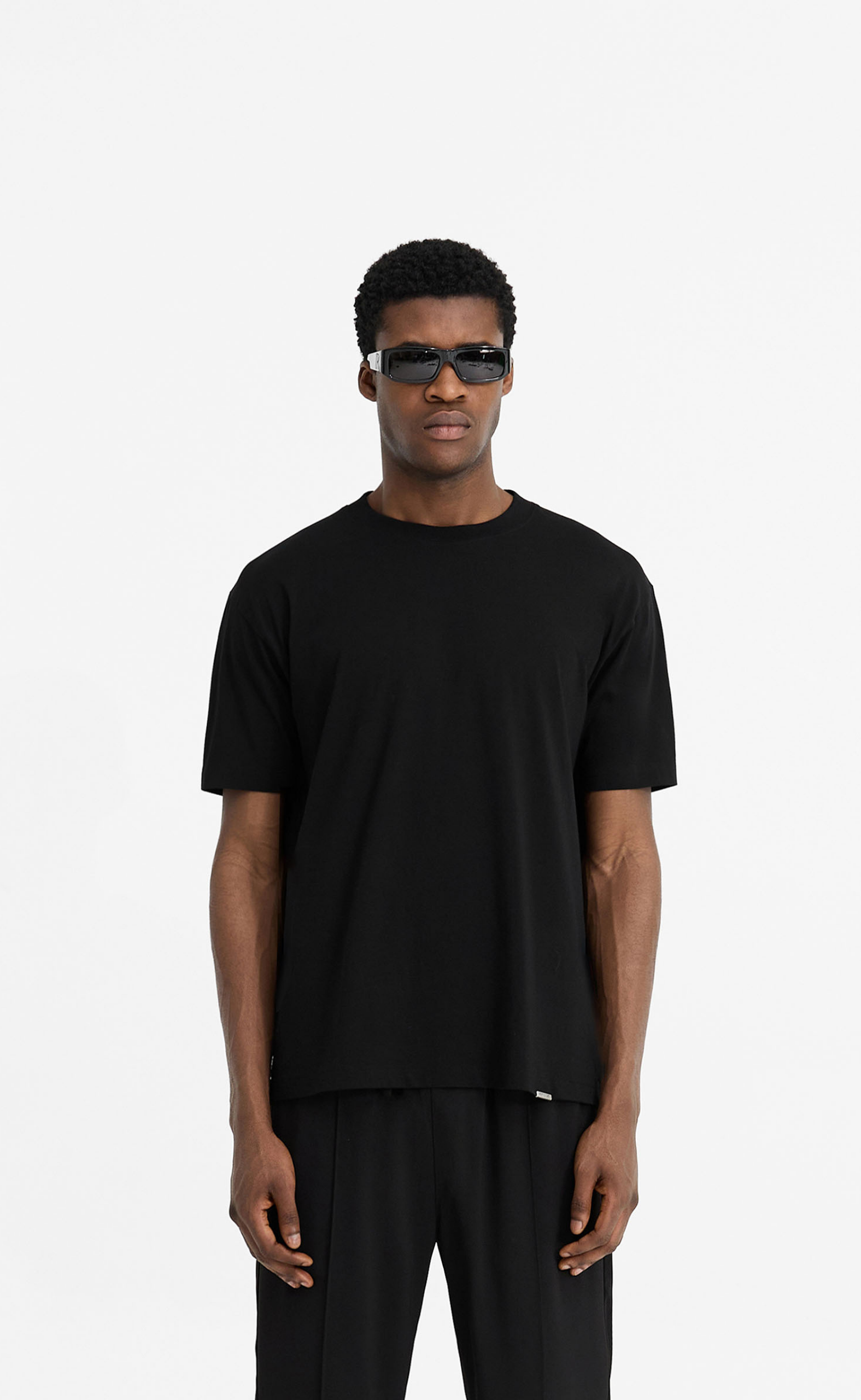 INITIAL OVERSIZED BLACK T-SHIRT