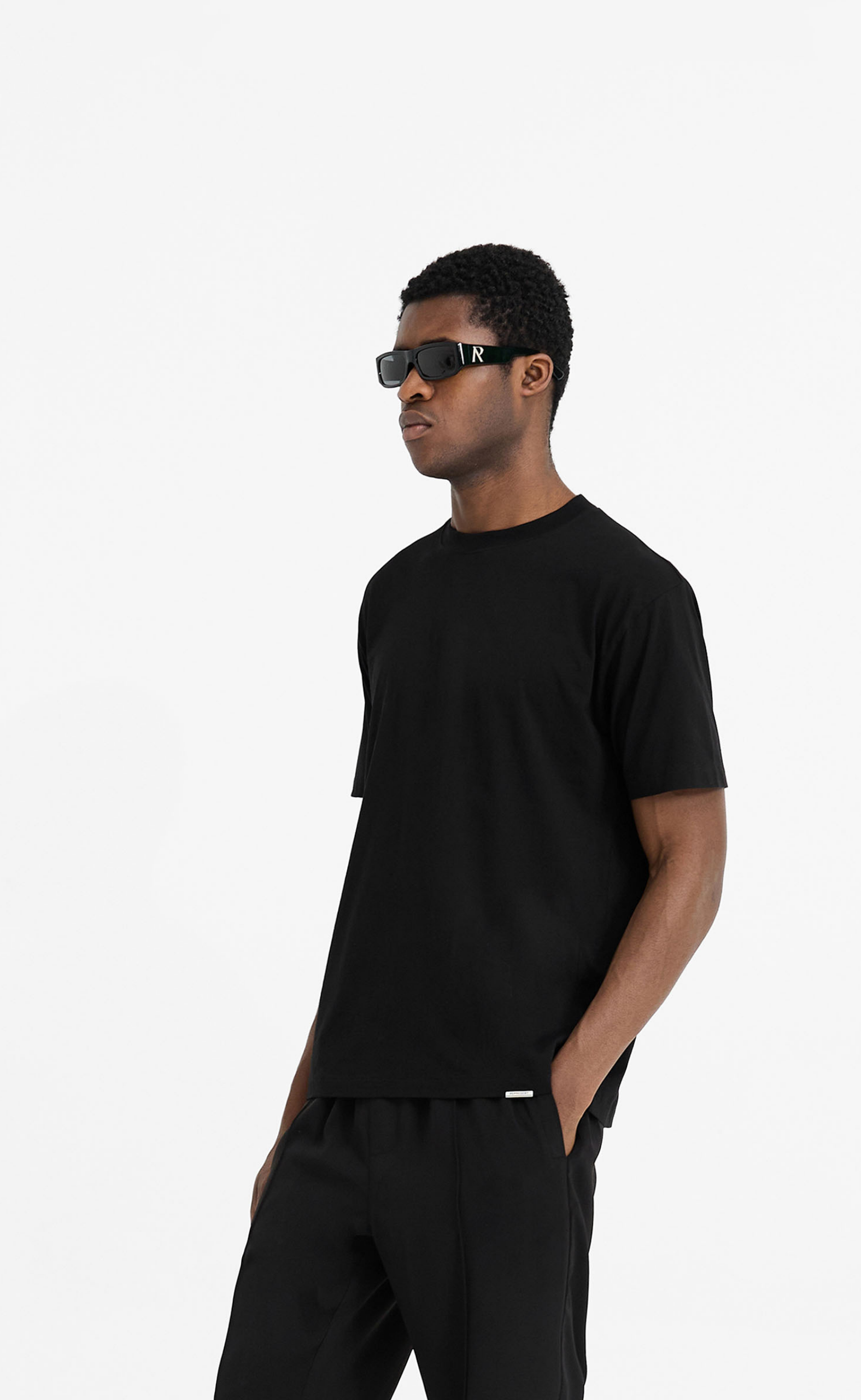 INITIAL OVERSIZED BLACK T-SHIRT