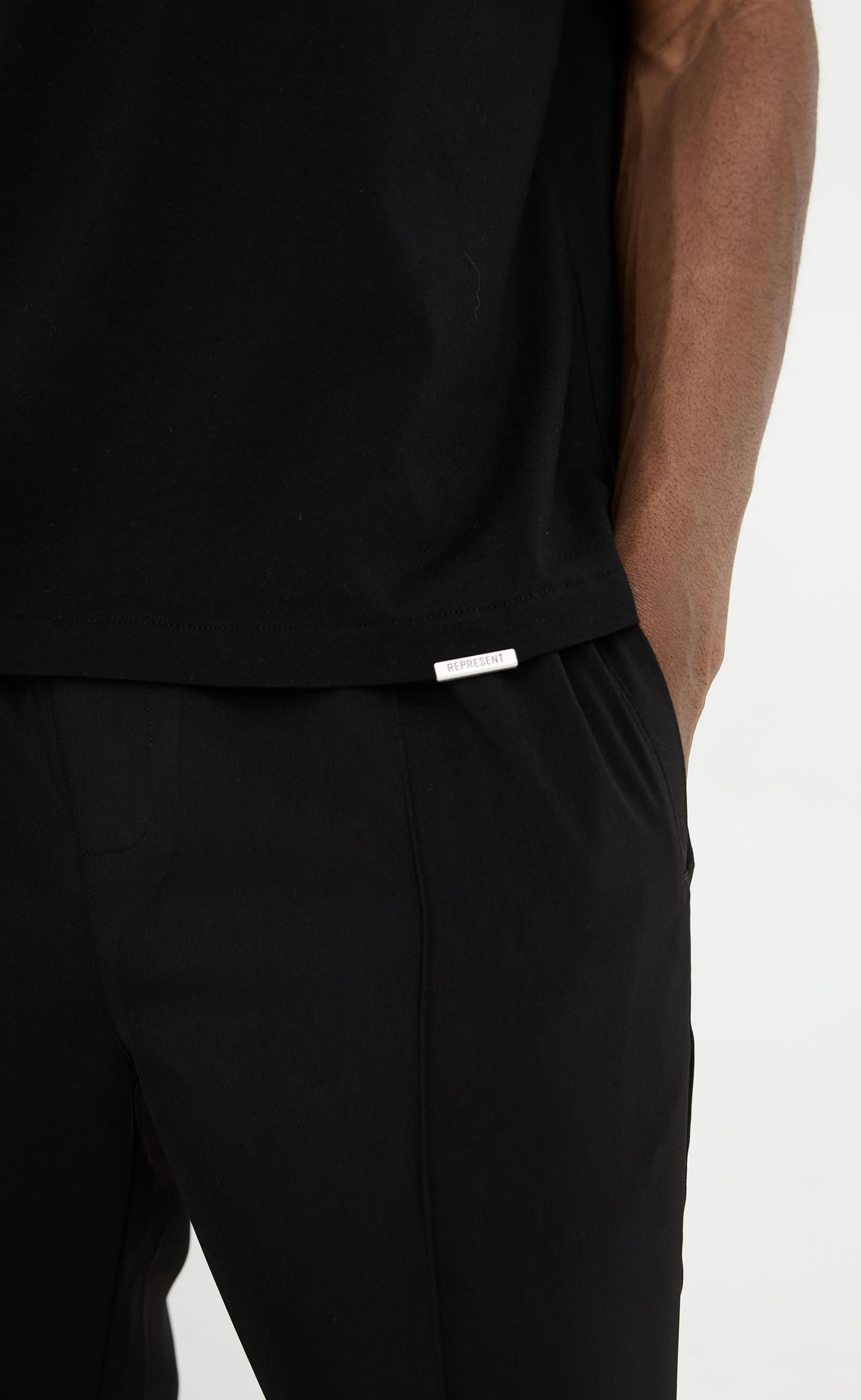 INITIAL OVERSIZED BLACK T-SHIRT