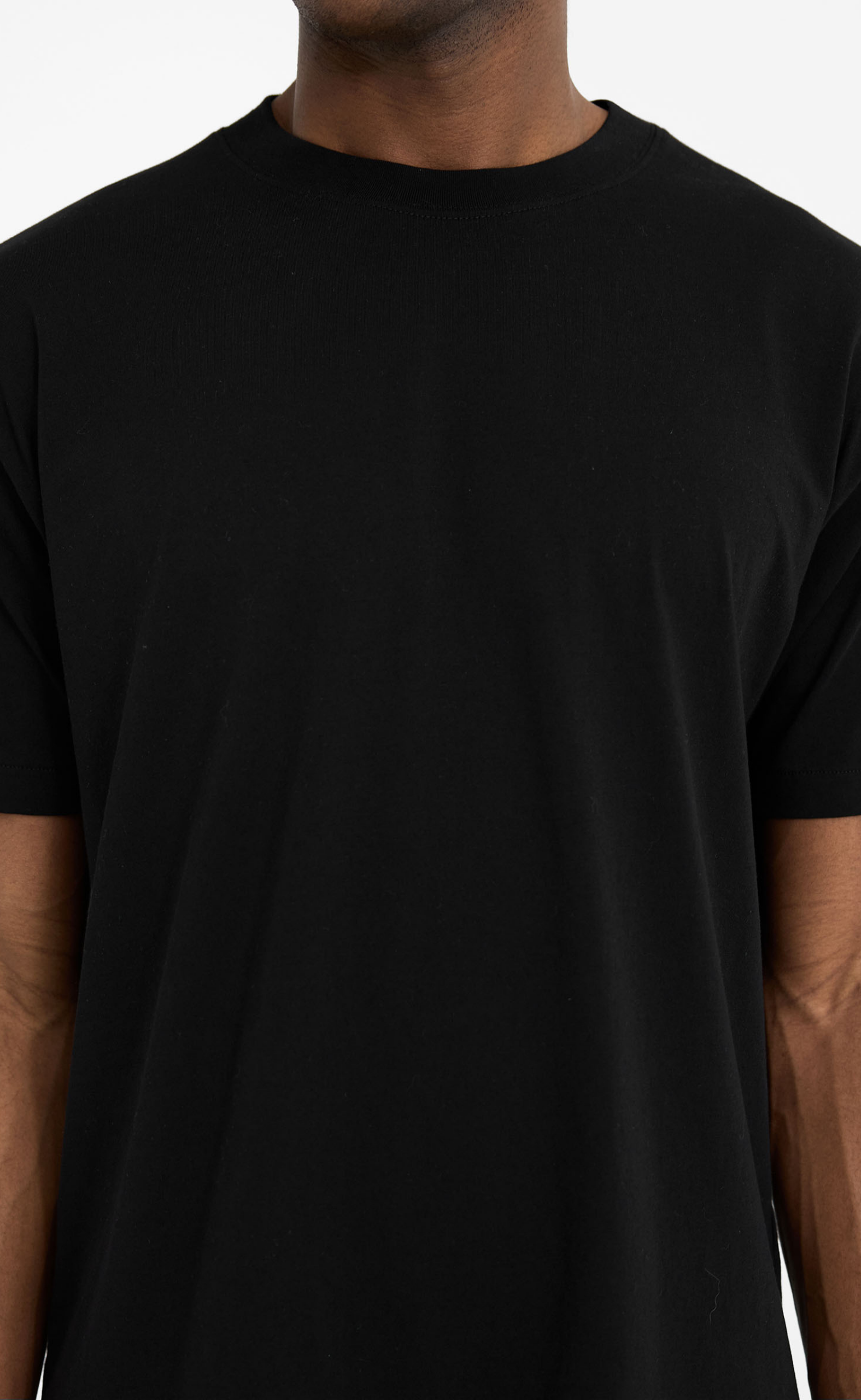 INITIAL OVERSIZED BLACK T-SHIRT