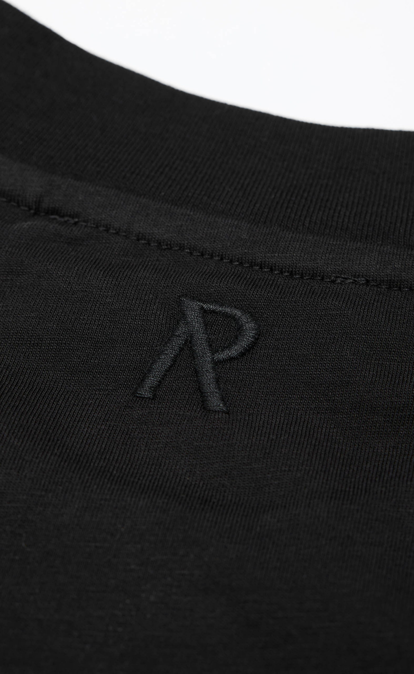INITIAL OVERSIZED BLACK T-SHIRT