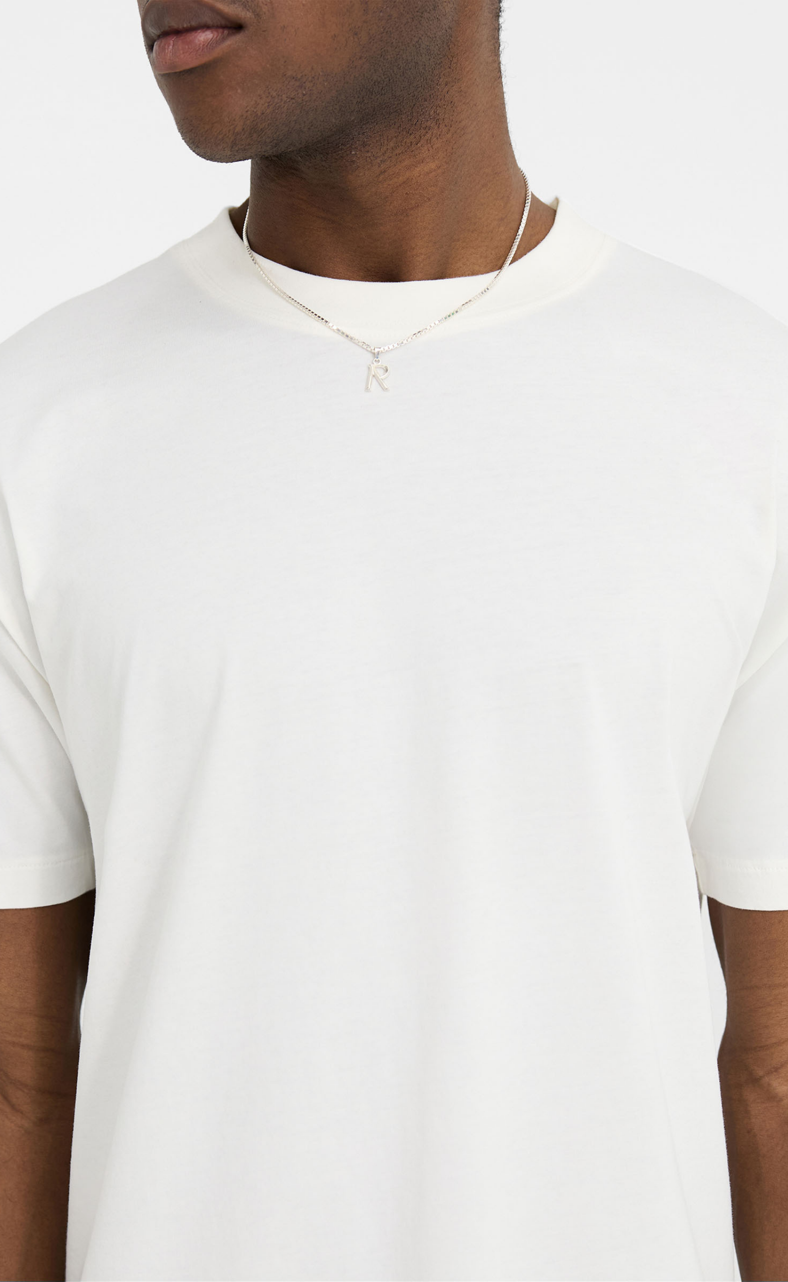 INITIAL OVERSIZED FLAT WIHTE T-SHIRT