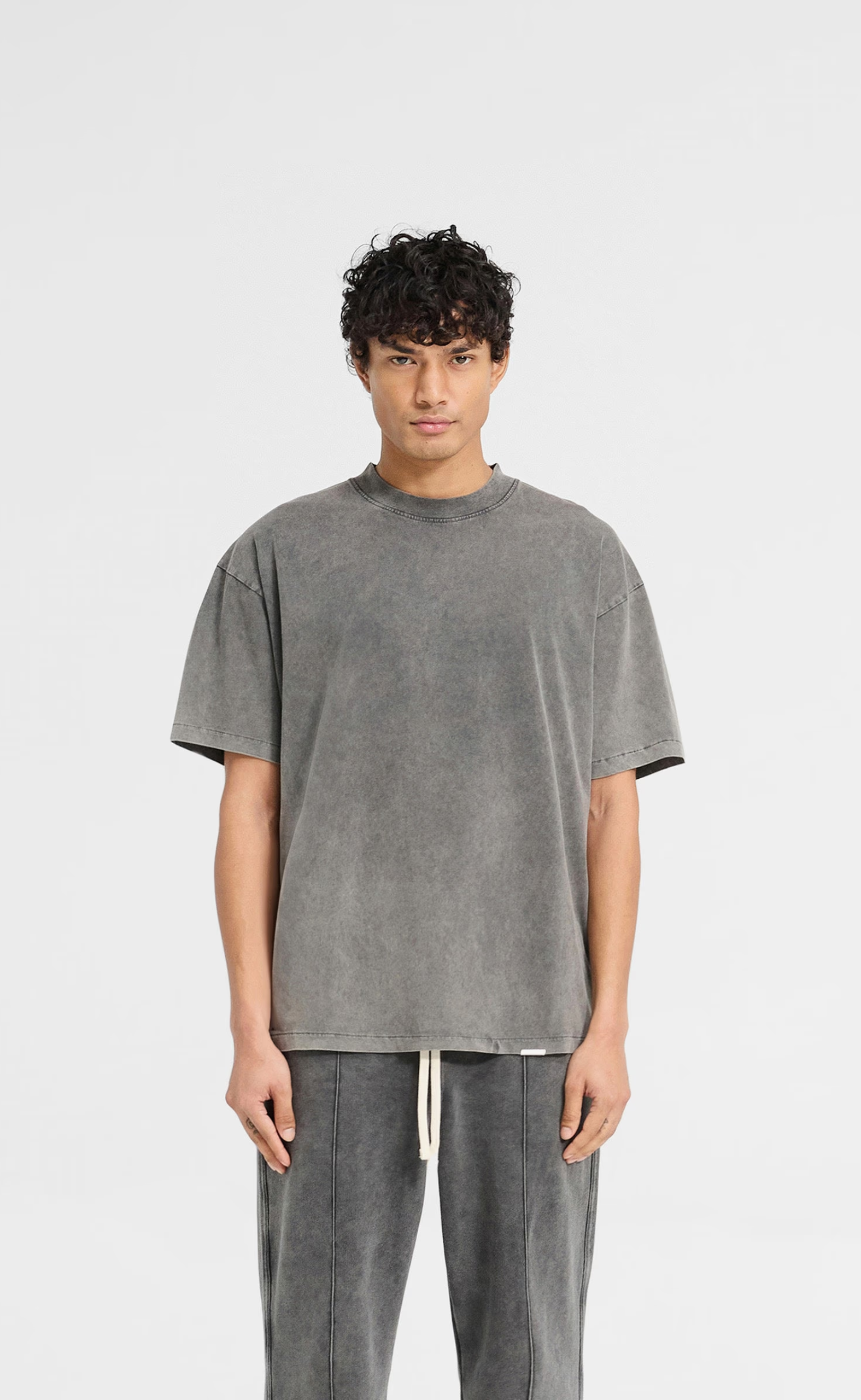 INITIAL OVERSIZED VINTAGE GREY T-SHIRT