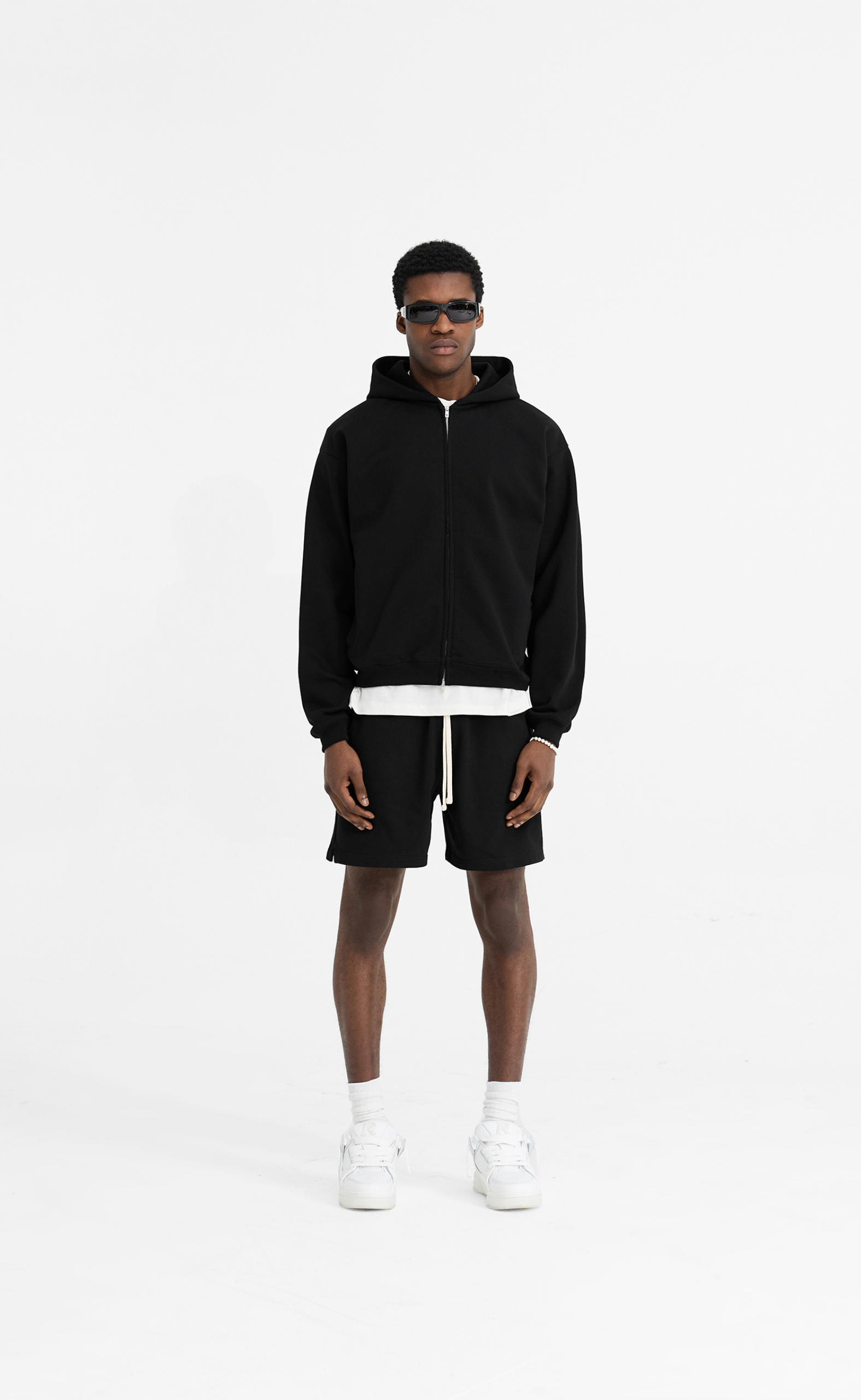 INITIAL ZIP BLACK HOODIE