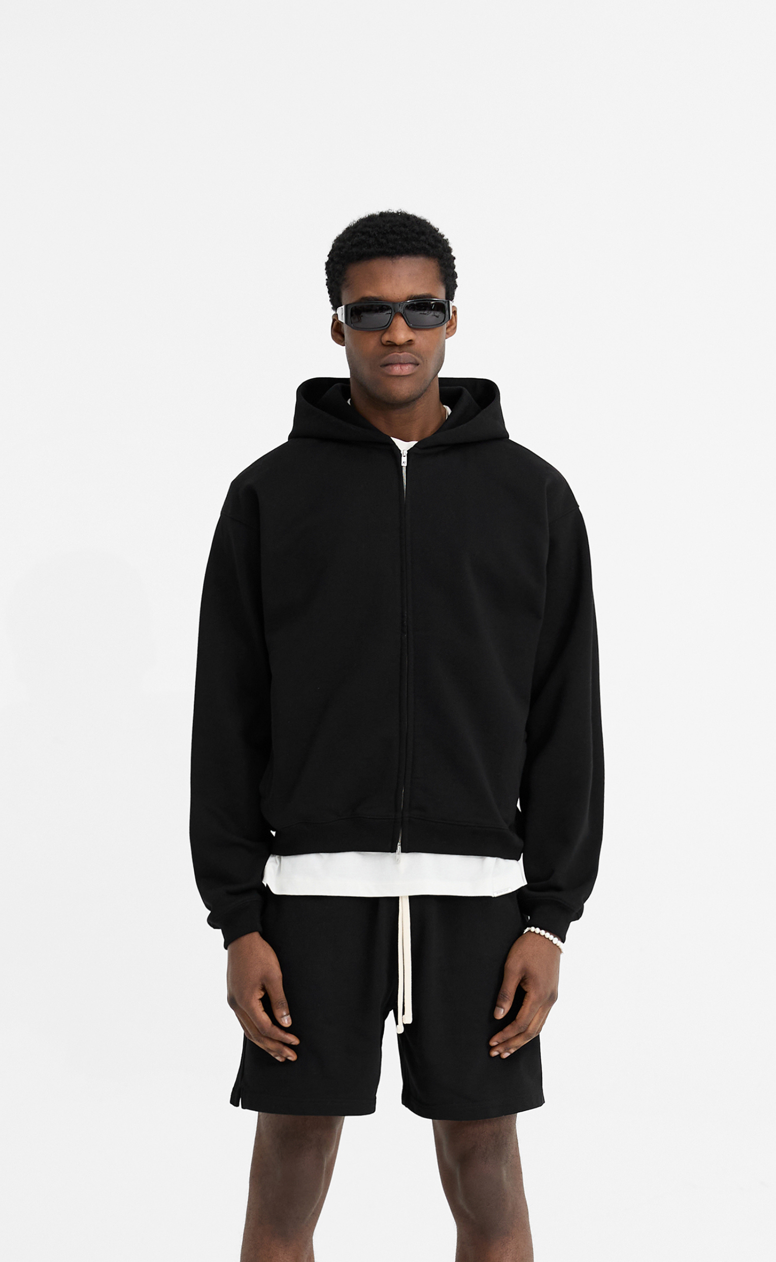 INITIAL ZIP BLACK HOODIE