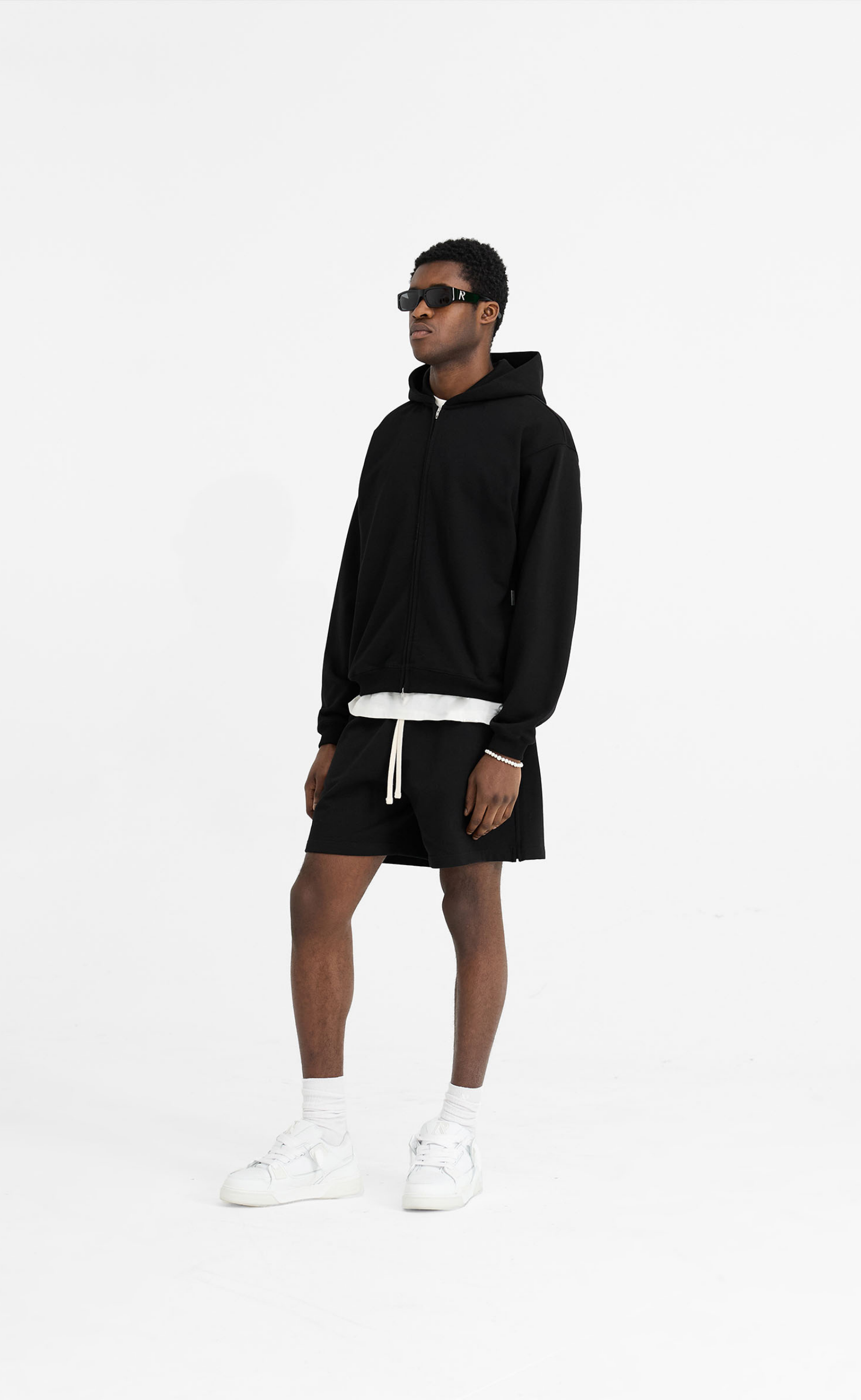 INITIAL ZIP BLACK HOODIE
