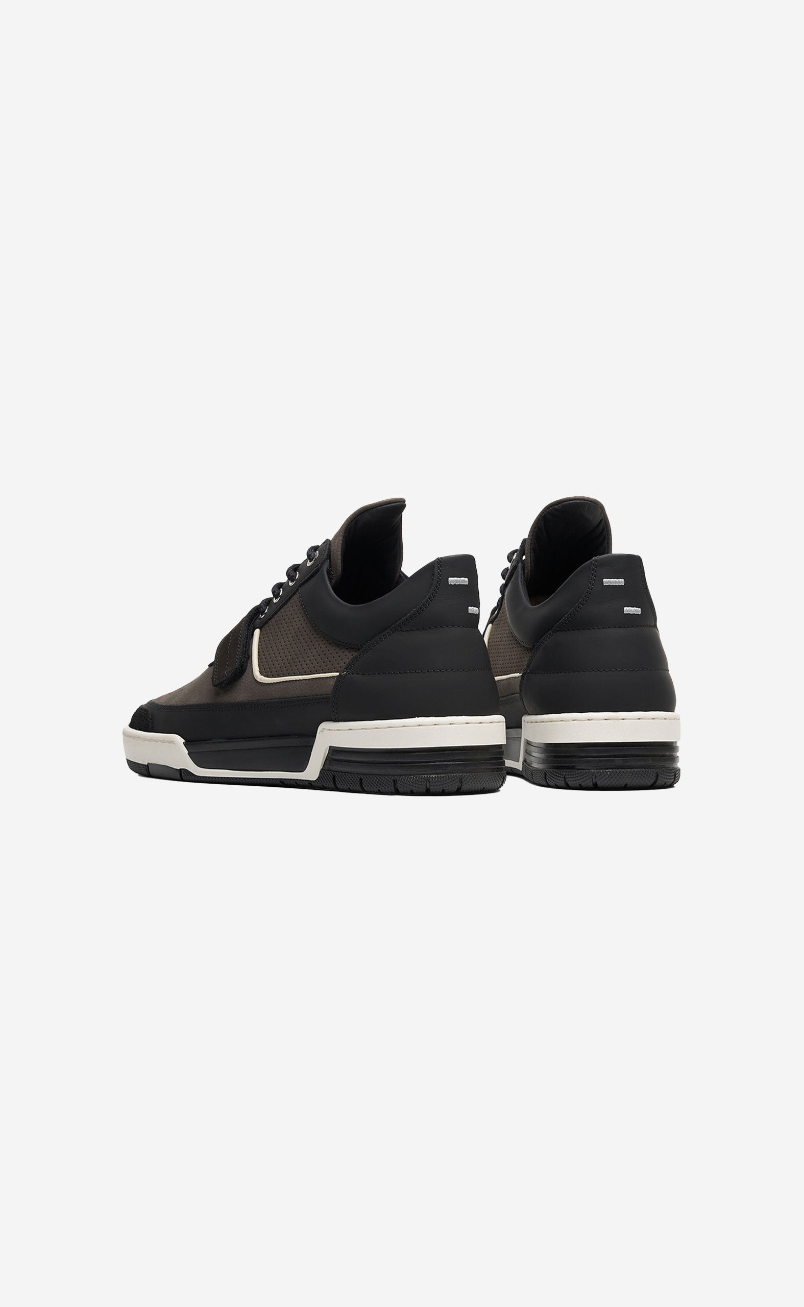 LOW TOP BLAZE ALL BLACK