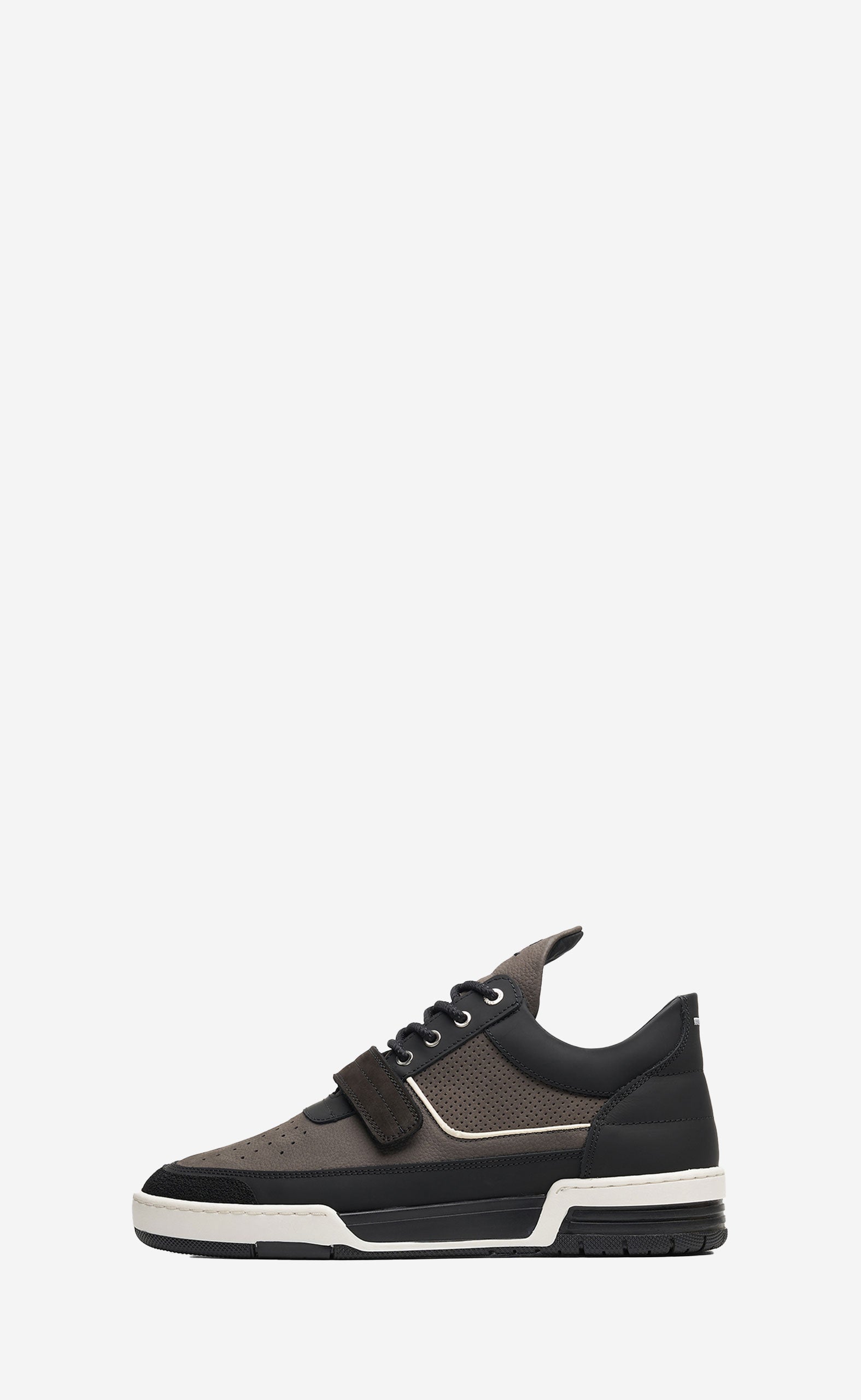 LOW TOP BLAZE ALL BLACK