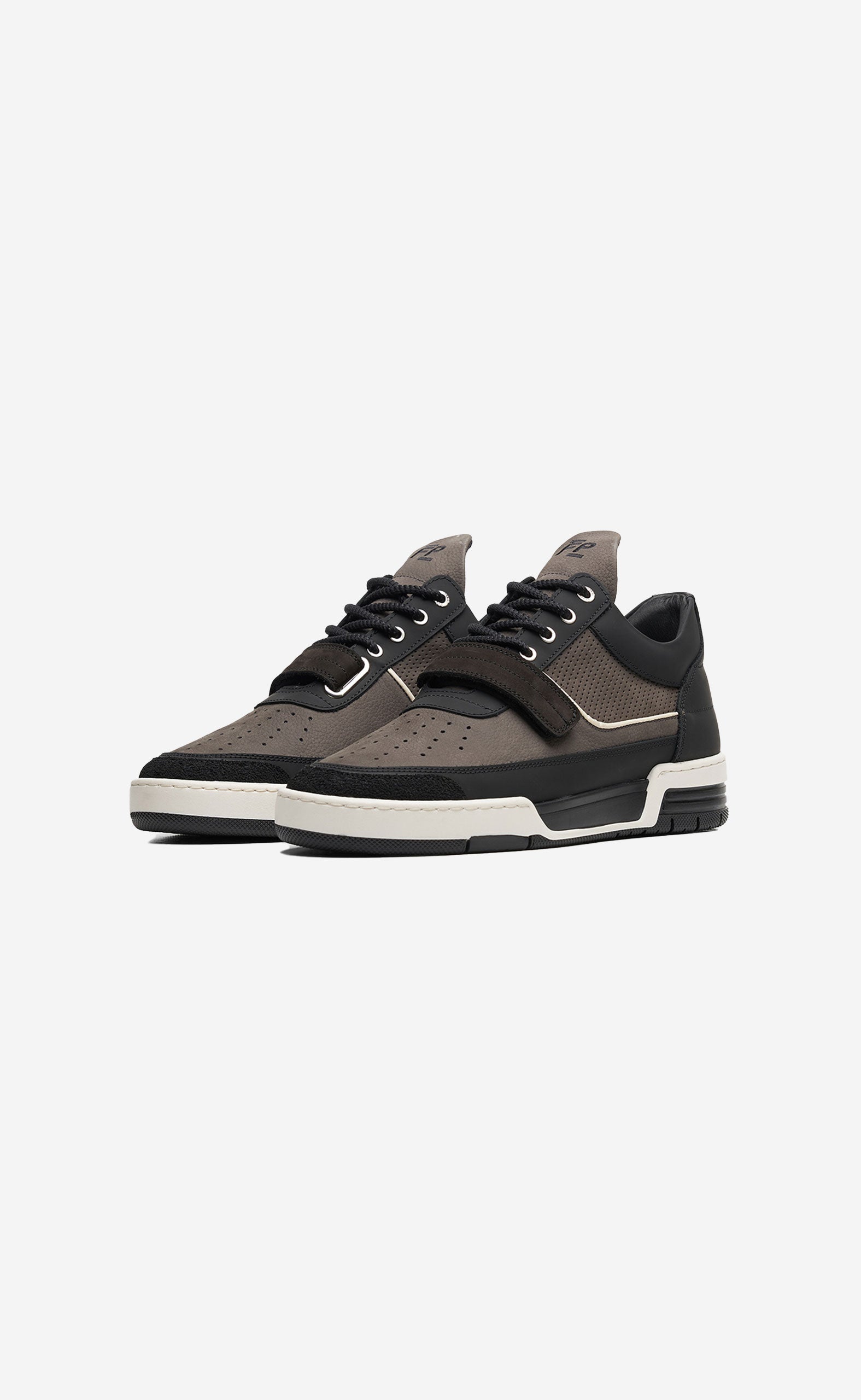 LOW TOP BLAZE ALL BLACK