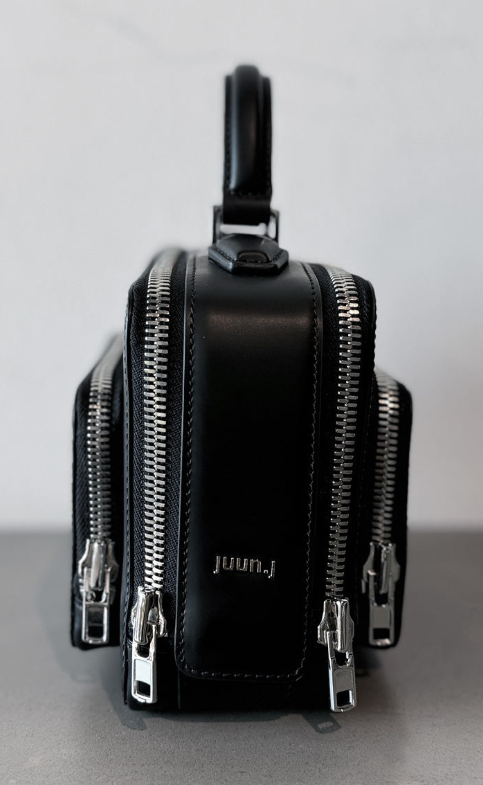 MONSTER SQUARE MEDIUM BLACK BAG