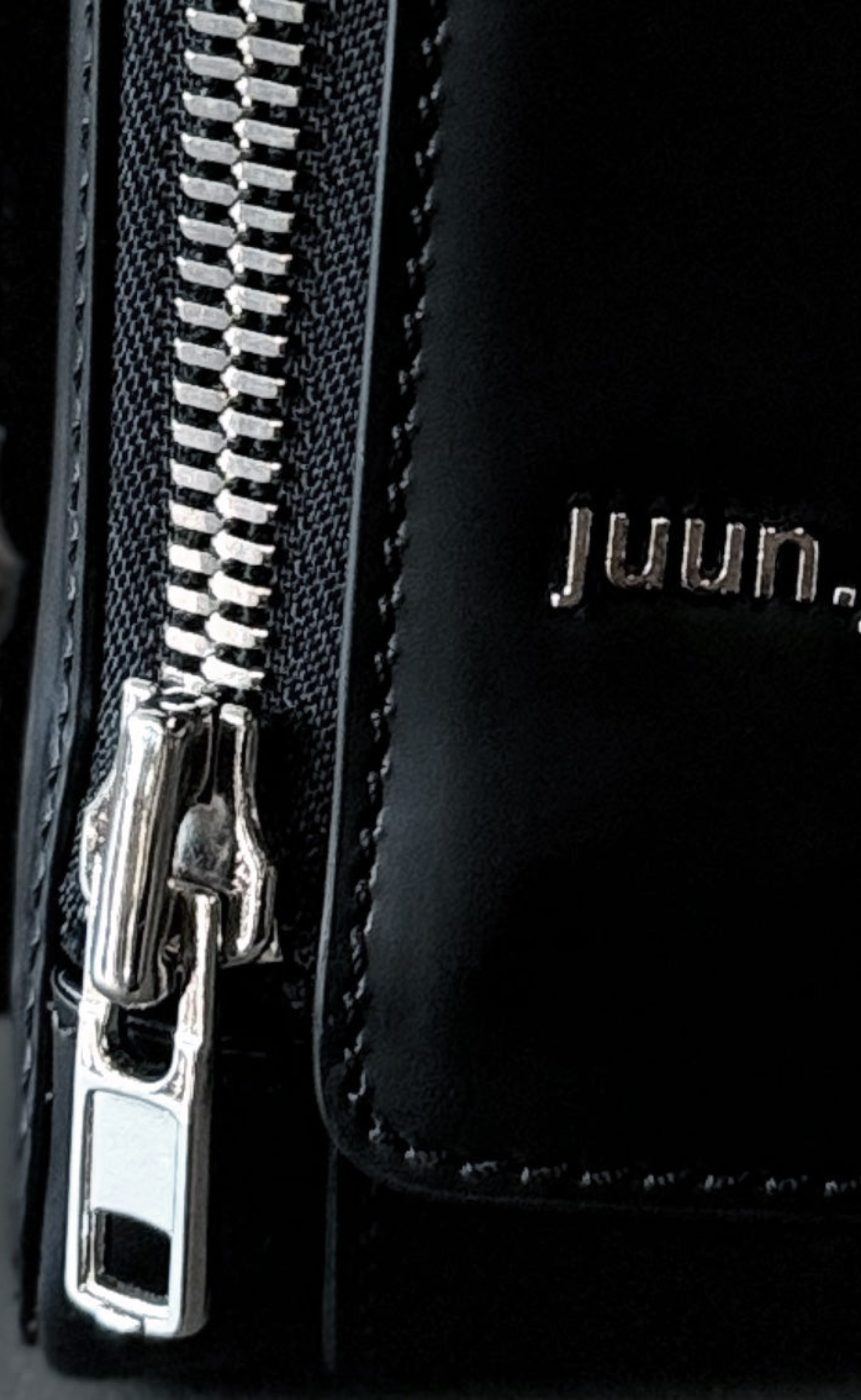 MONSTER SQUARE MEDIUM BLACK BAG