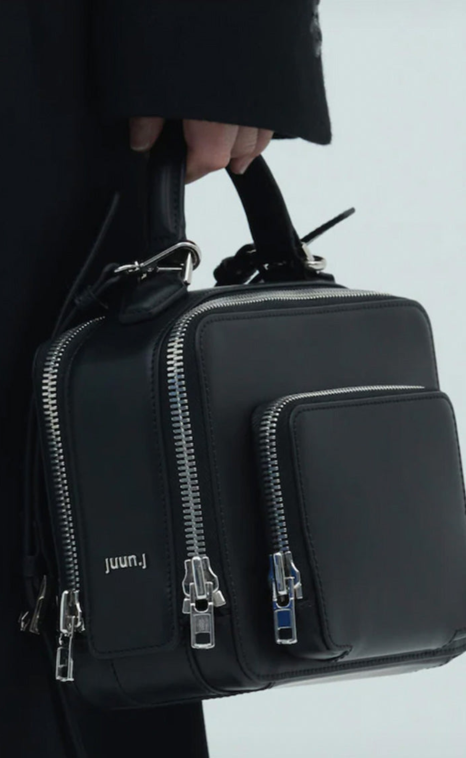 MONSTER SQUARE MEDIUM BLACK BAG