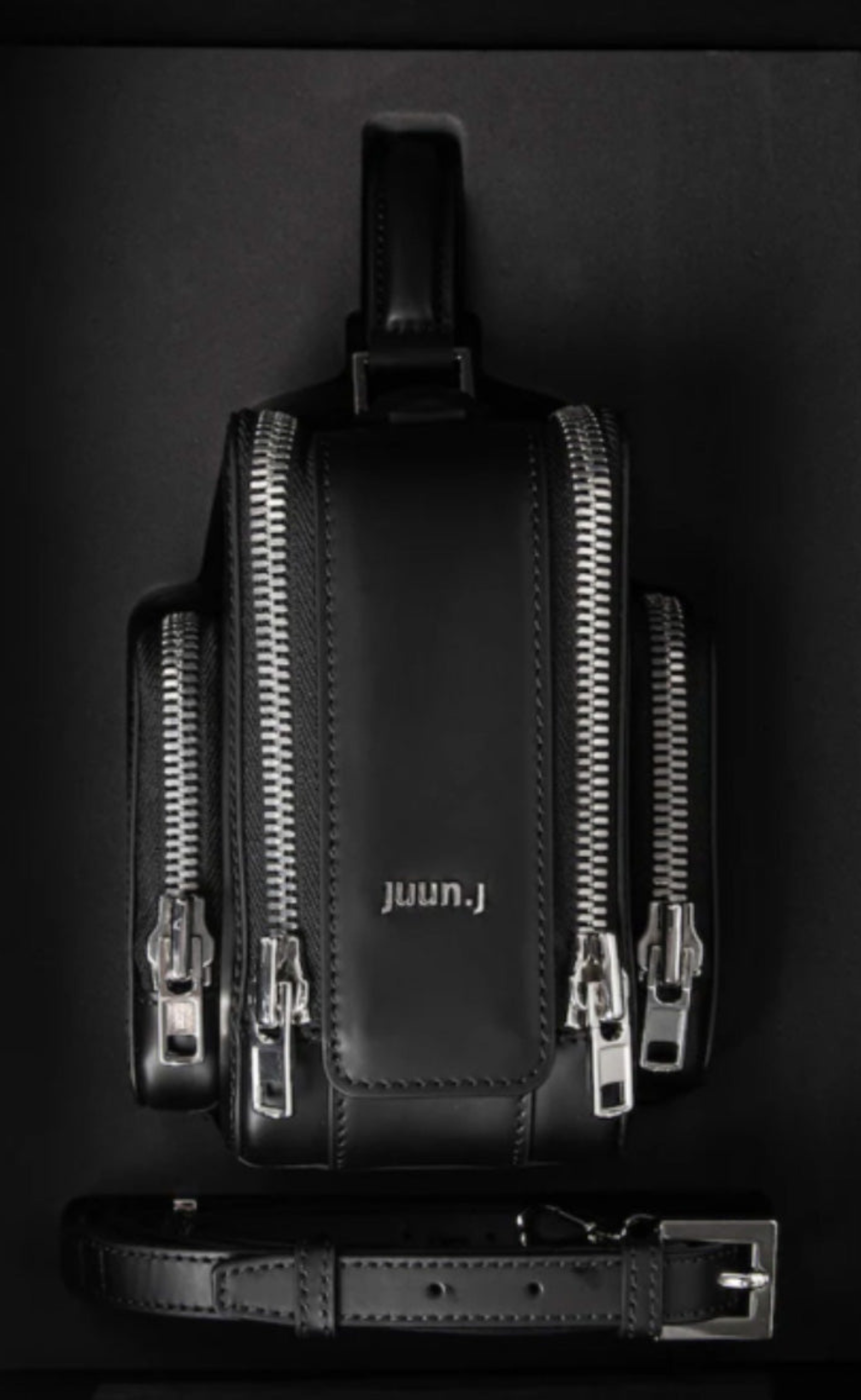 MONSTER SQUARE MEDIUM BLACK BAG