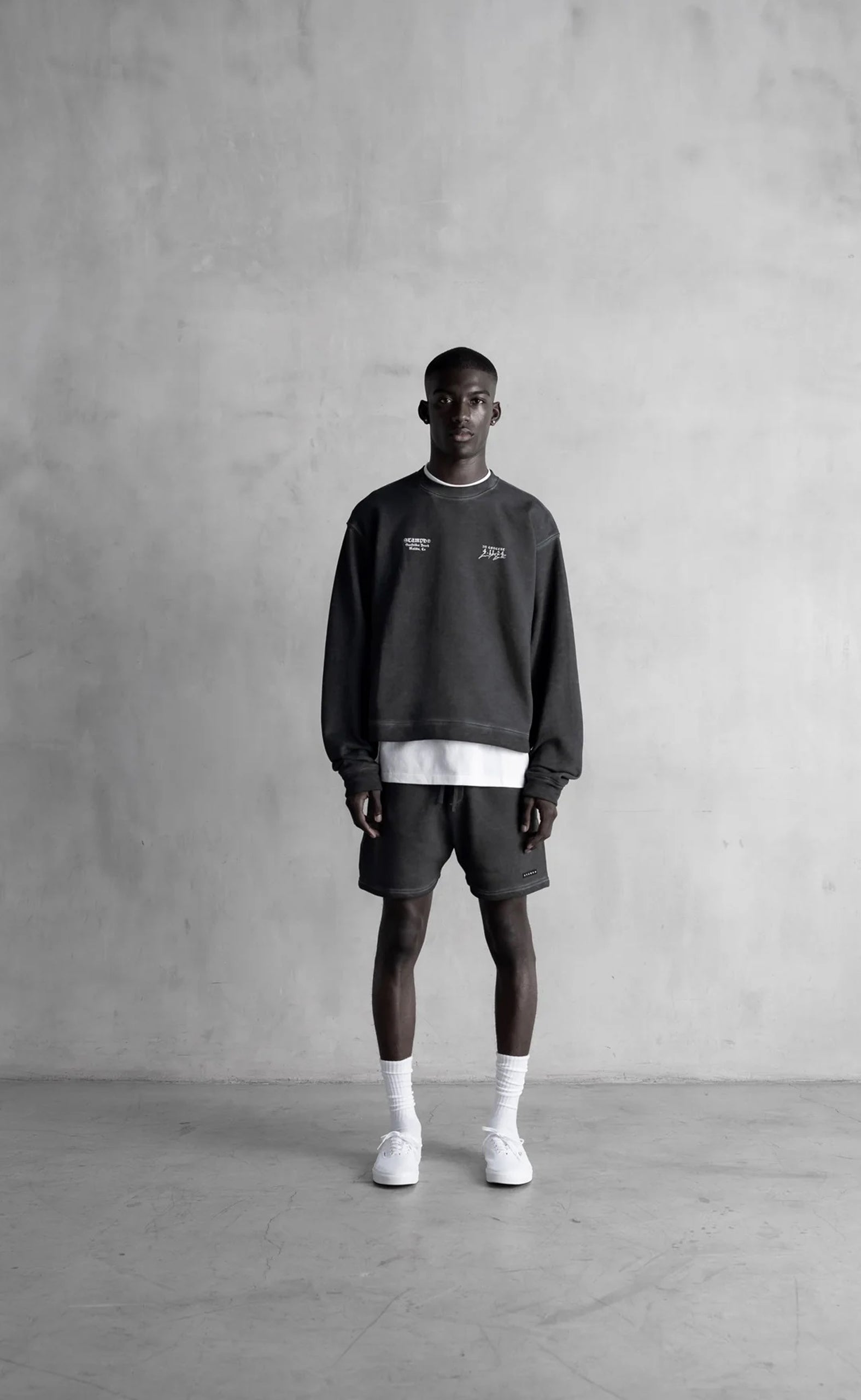 OIL MALIBU HIGH EASHED BLACK CREWNECK