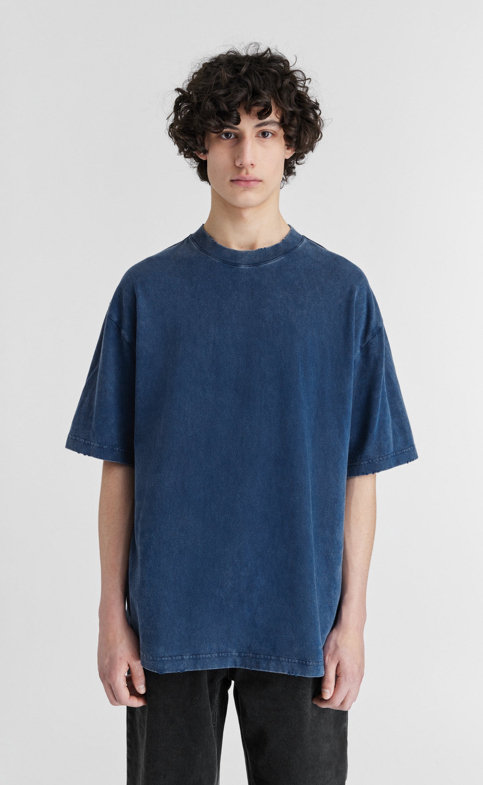 OPTIC DISTRESSED NAVY T-SHIRT
