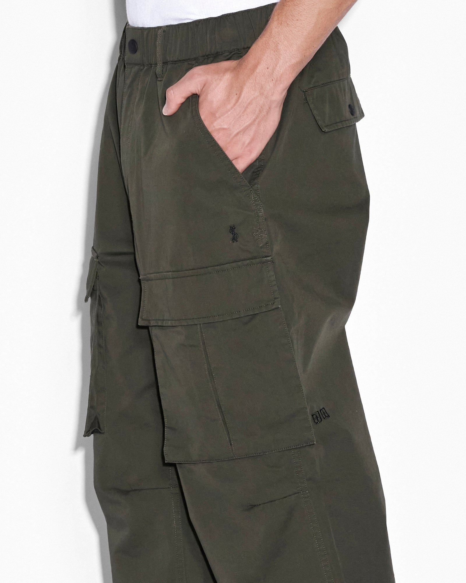 FUGITIVE CARGO DARK FANATSY BLACK PANTS