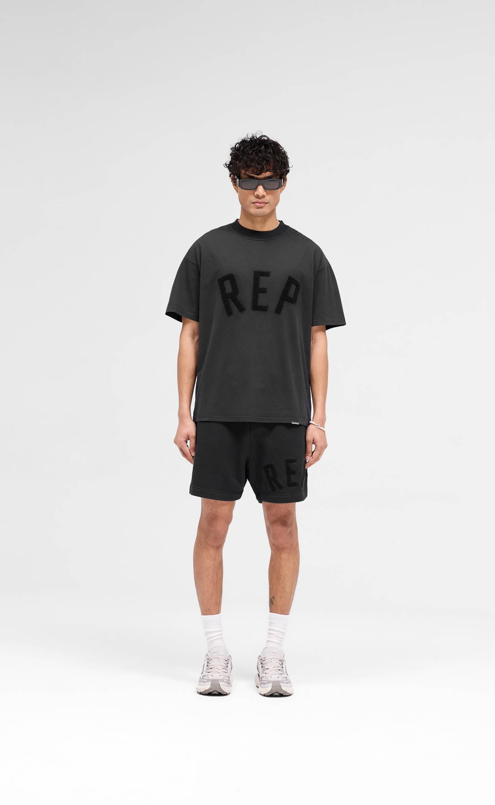 REP APPLIQUE JET BLACK T-SHIRT