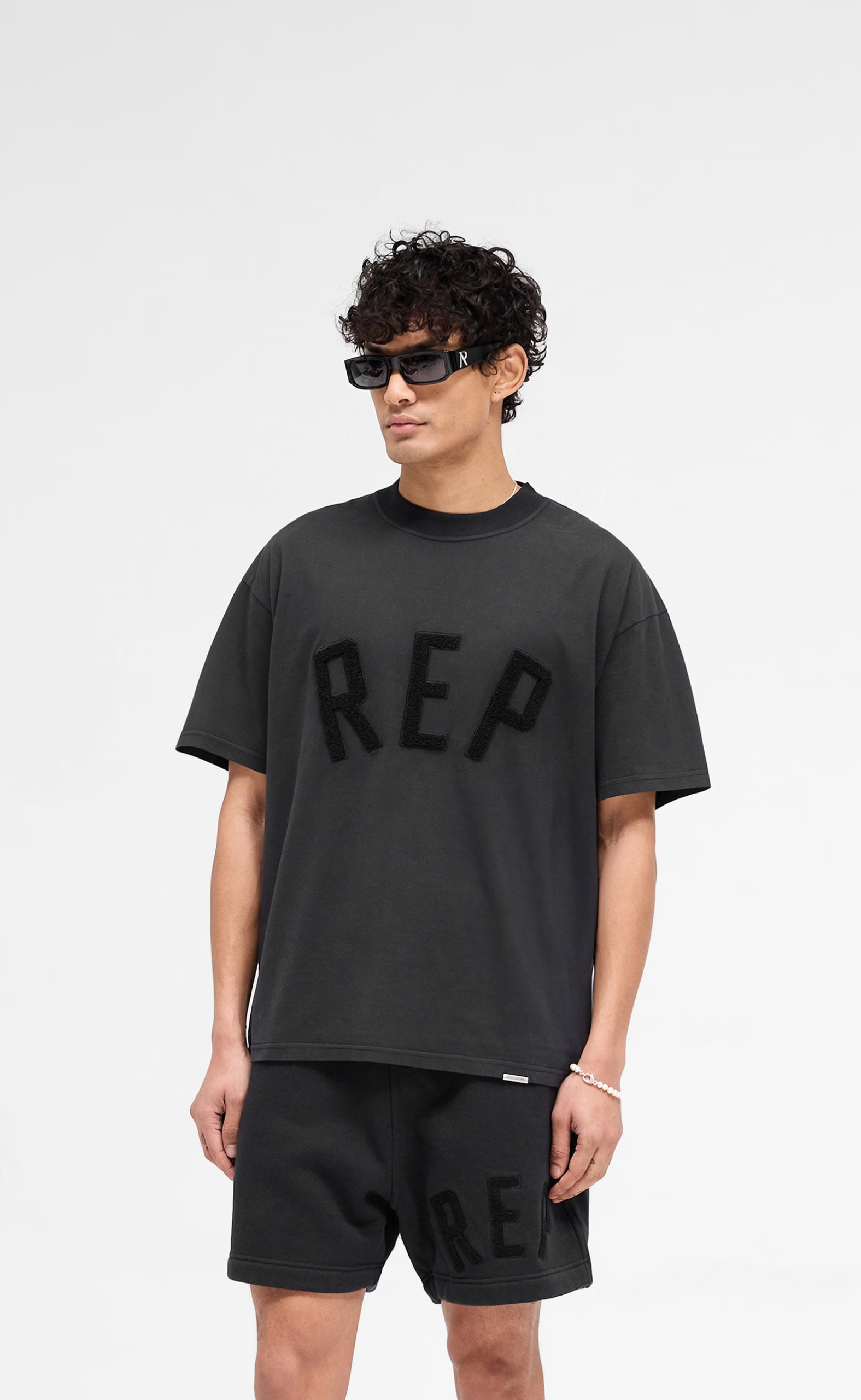 REP APPLIQUE JET BLACK T-SHIRT