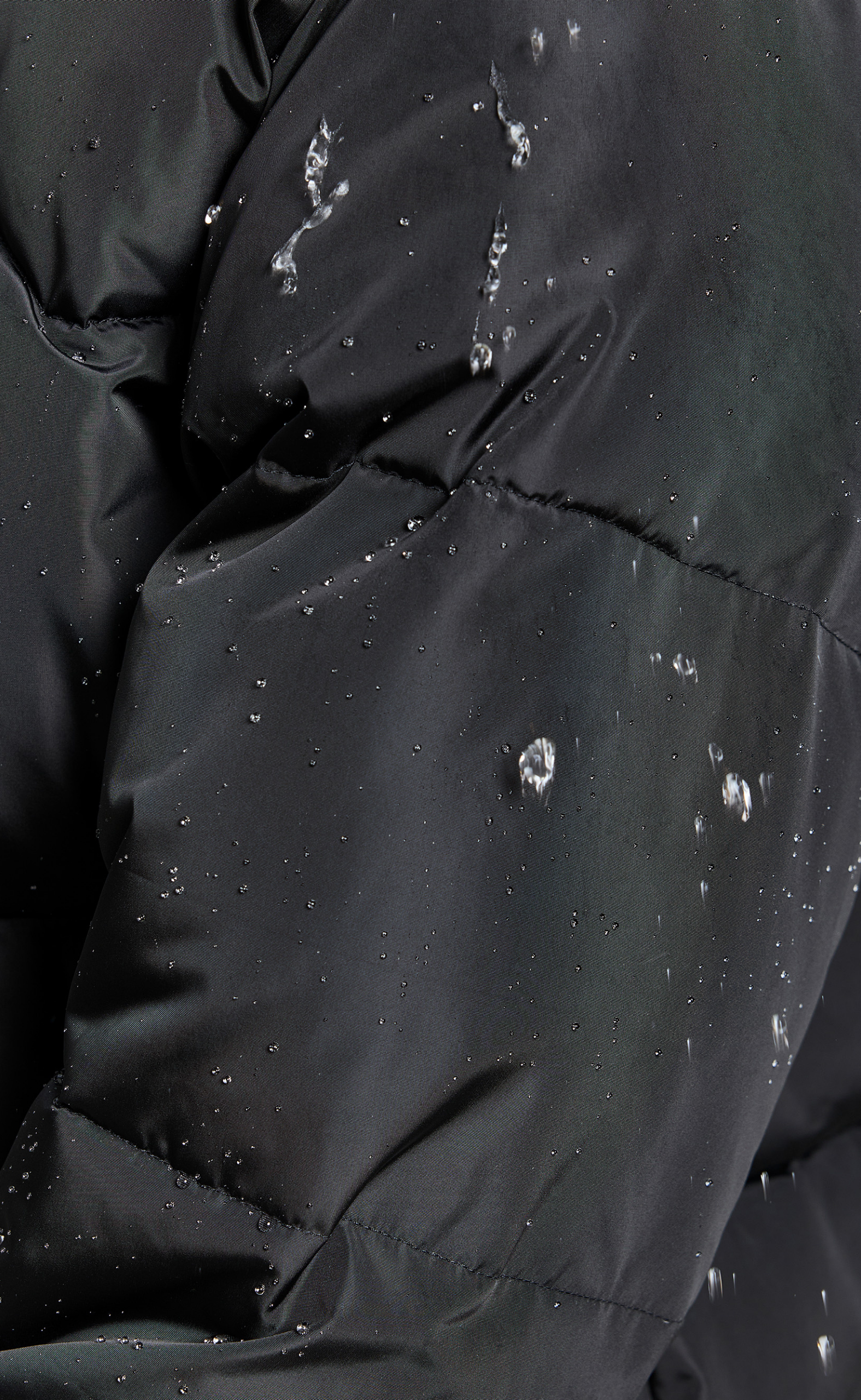 RETERNITY PUFFER BLACK JACKET
