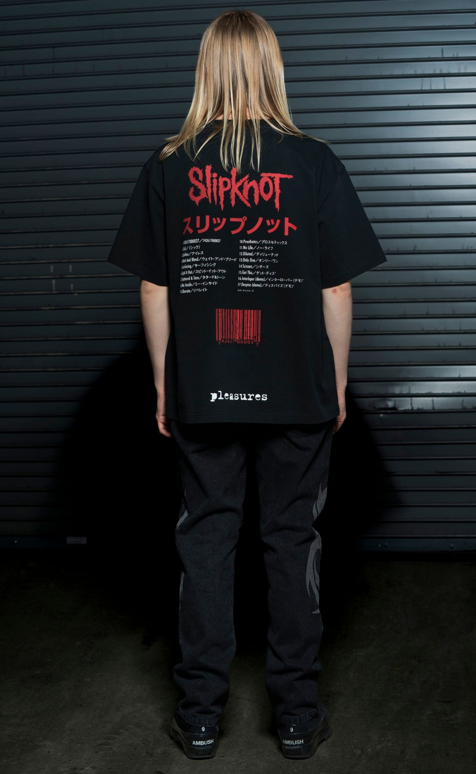 SELF TITLED HEAVYWEIGHT BLACK T-SHIRT