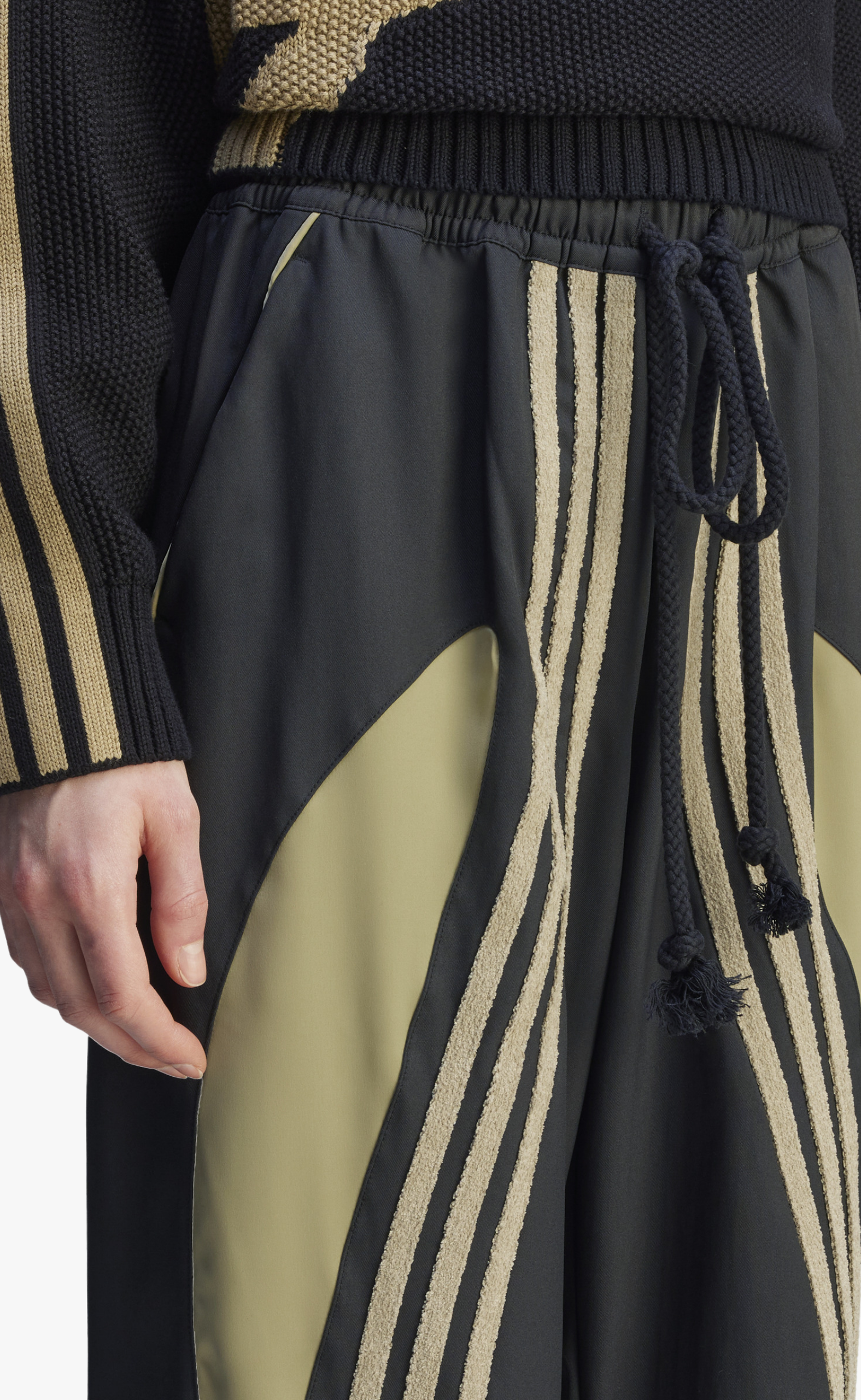 SFTM SPRING WOVEN BLACK PANTS