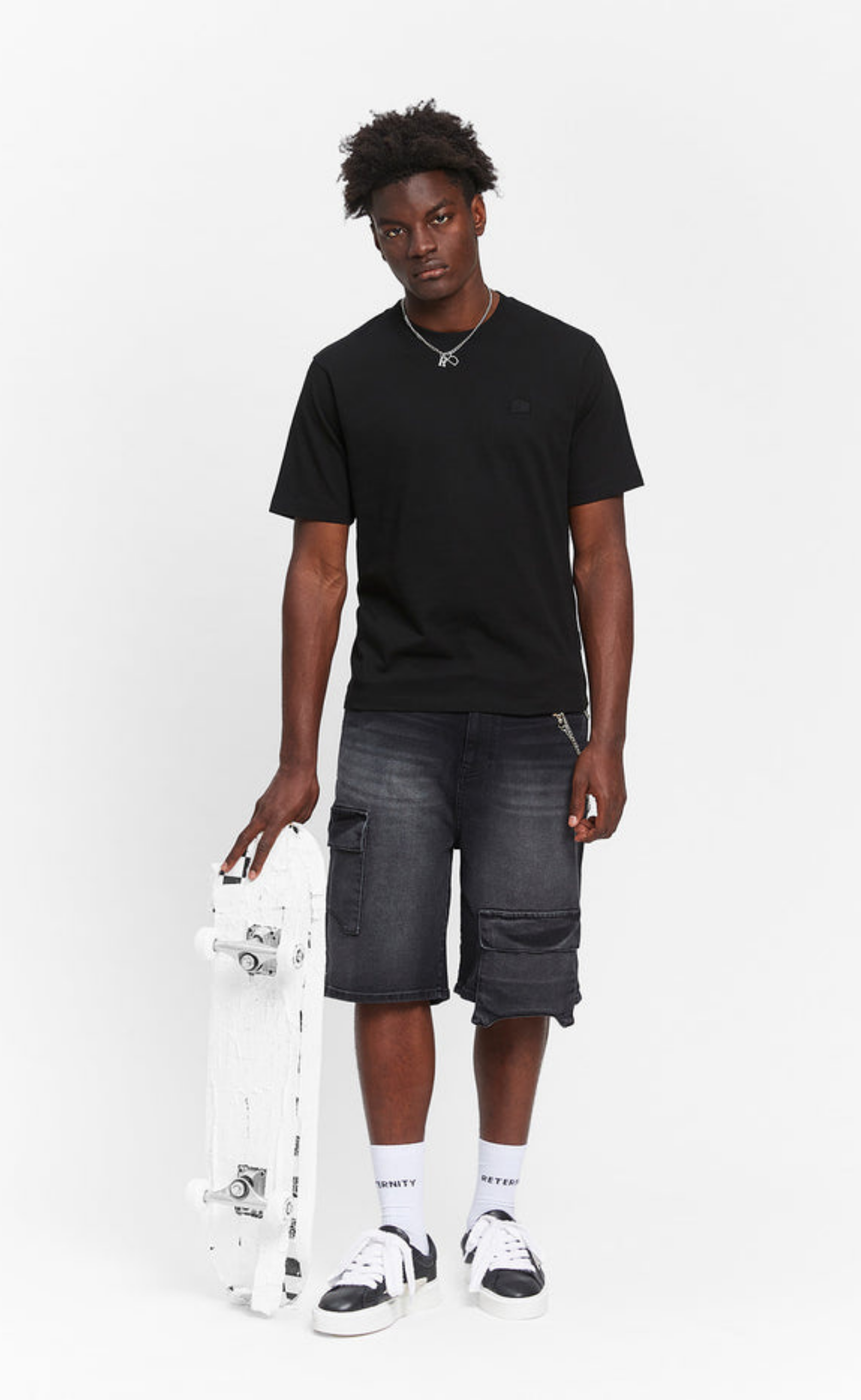SIGNE FITTED BLACK T-SHIRT