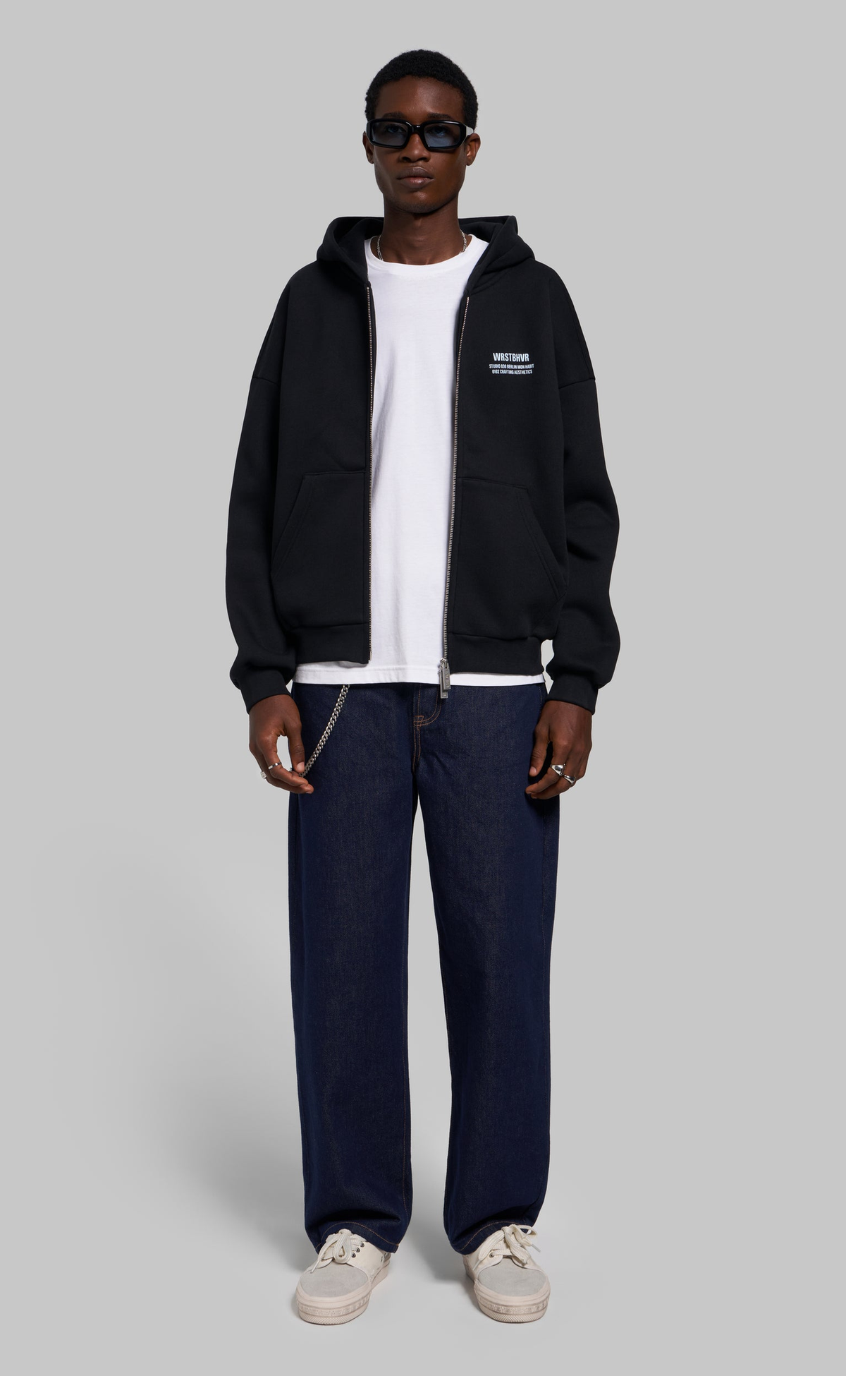 STUDIO ZIP BLACK BEAUTY HOODIE