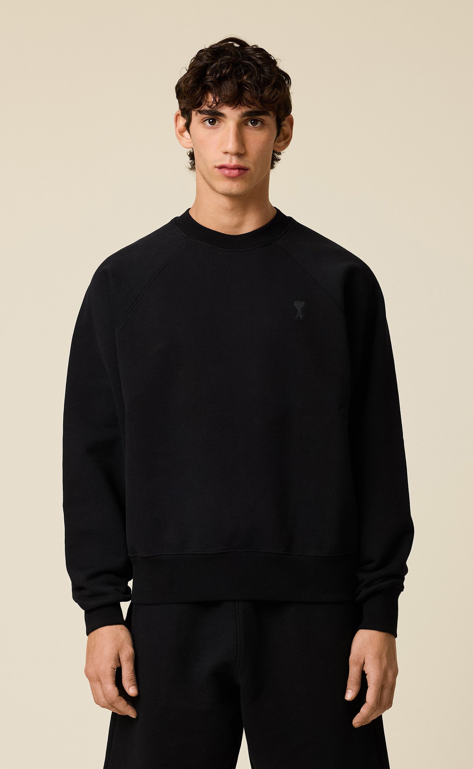 TONE ON TONE BLACK CREWNECK