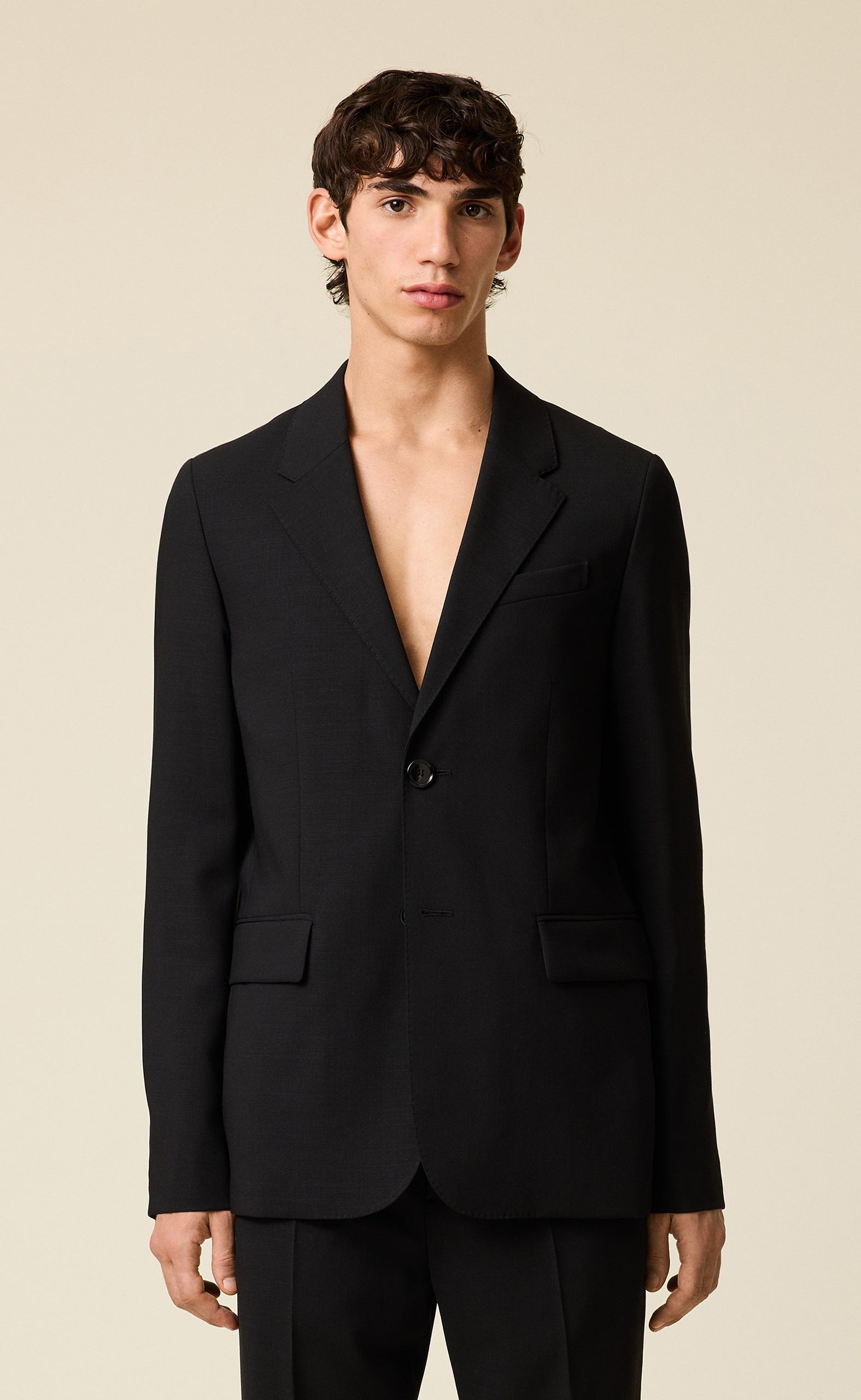 TWO BUTTONS BLACK BLAZER