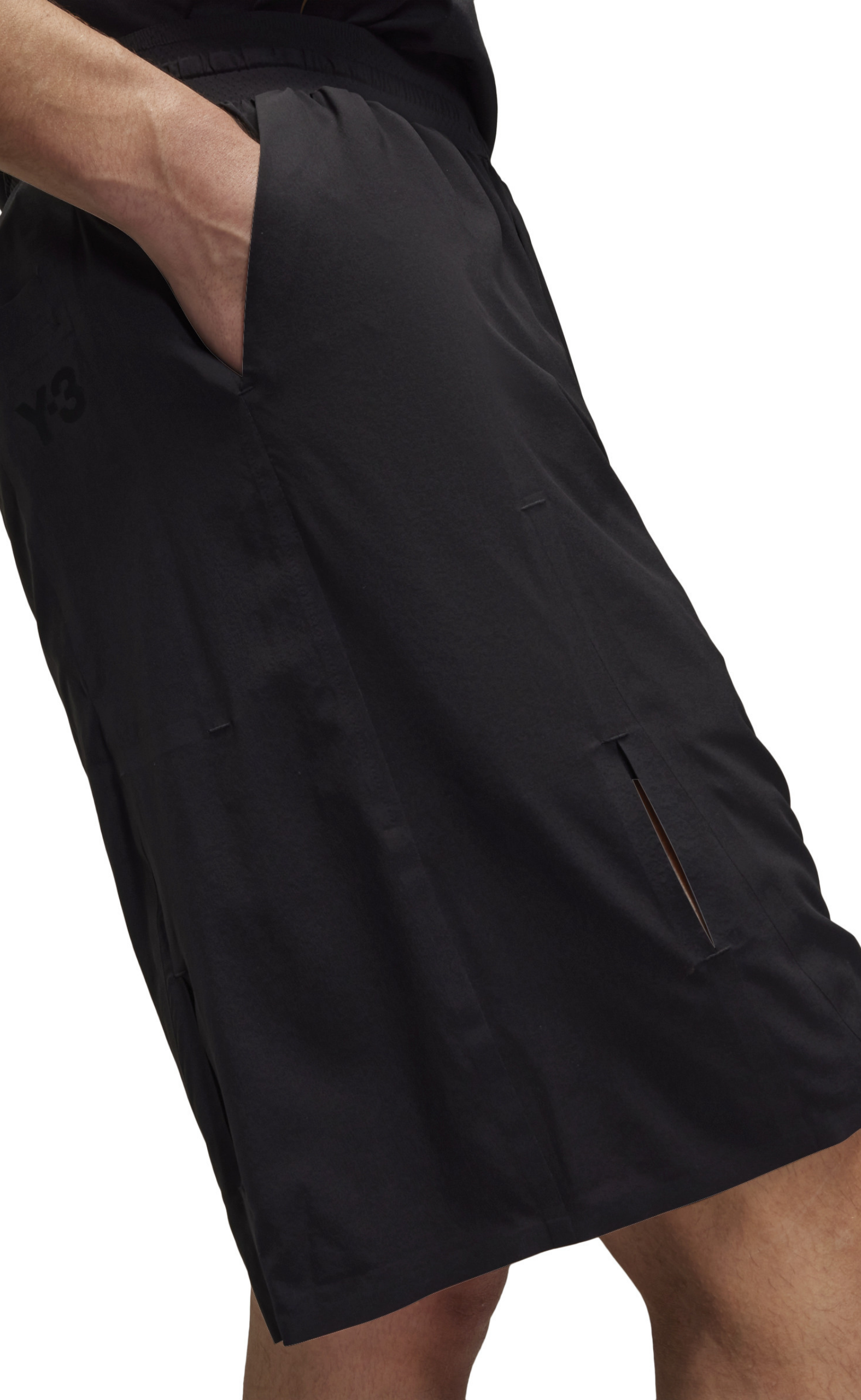 ULTRALIGHT WOVEN BLACK SHORTS