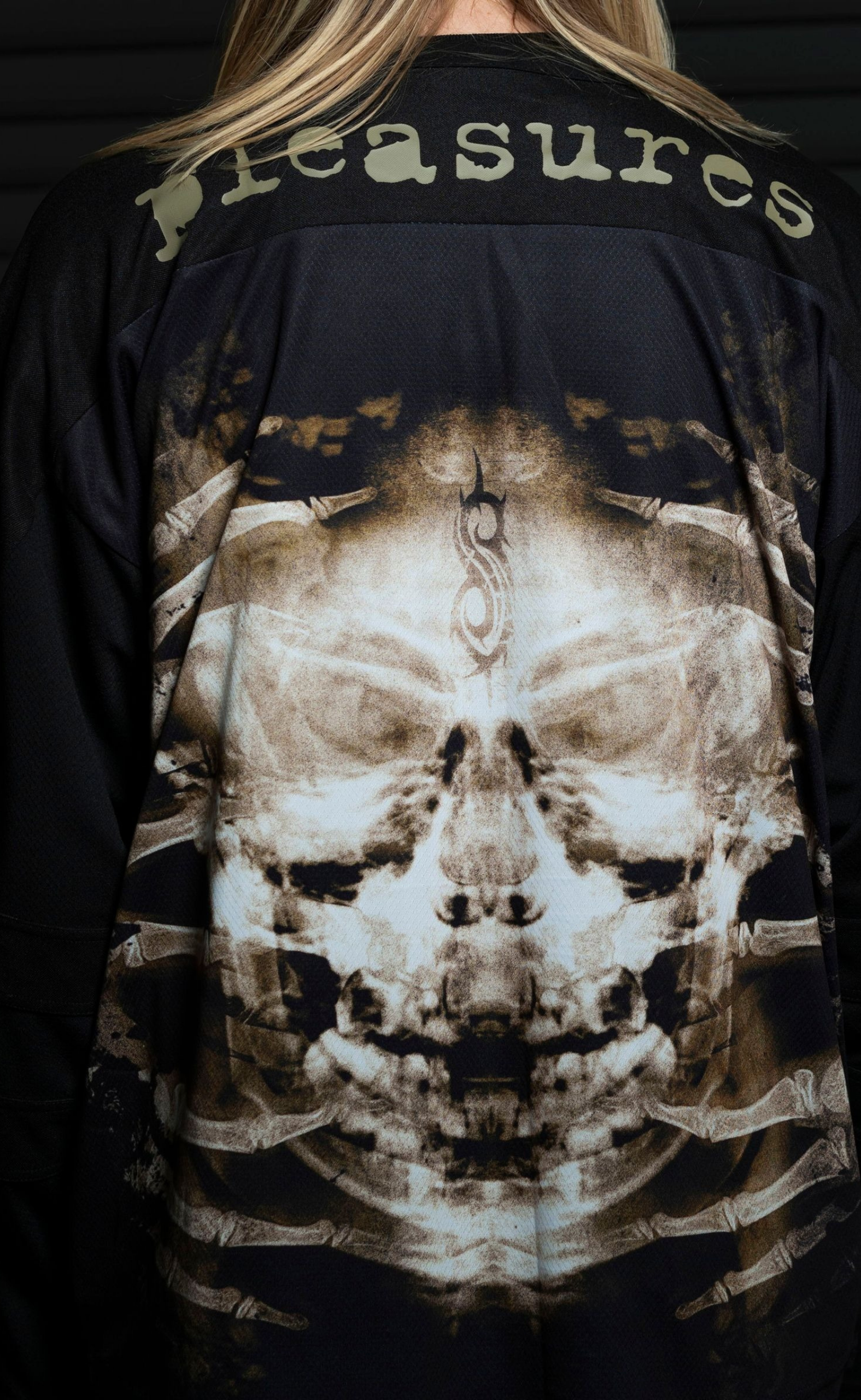 X-RAY HOCKEY BLACK LONGSLEEVE