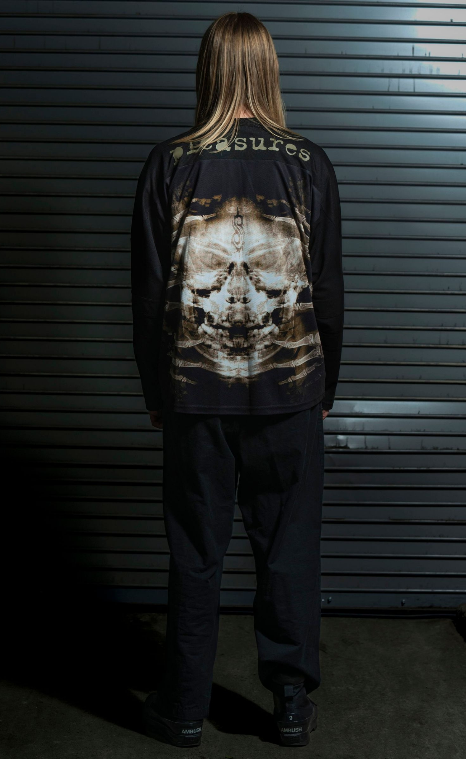 X-RAY HOCKEY BLACK LONGSLEEVE