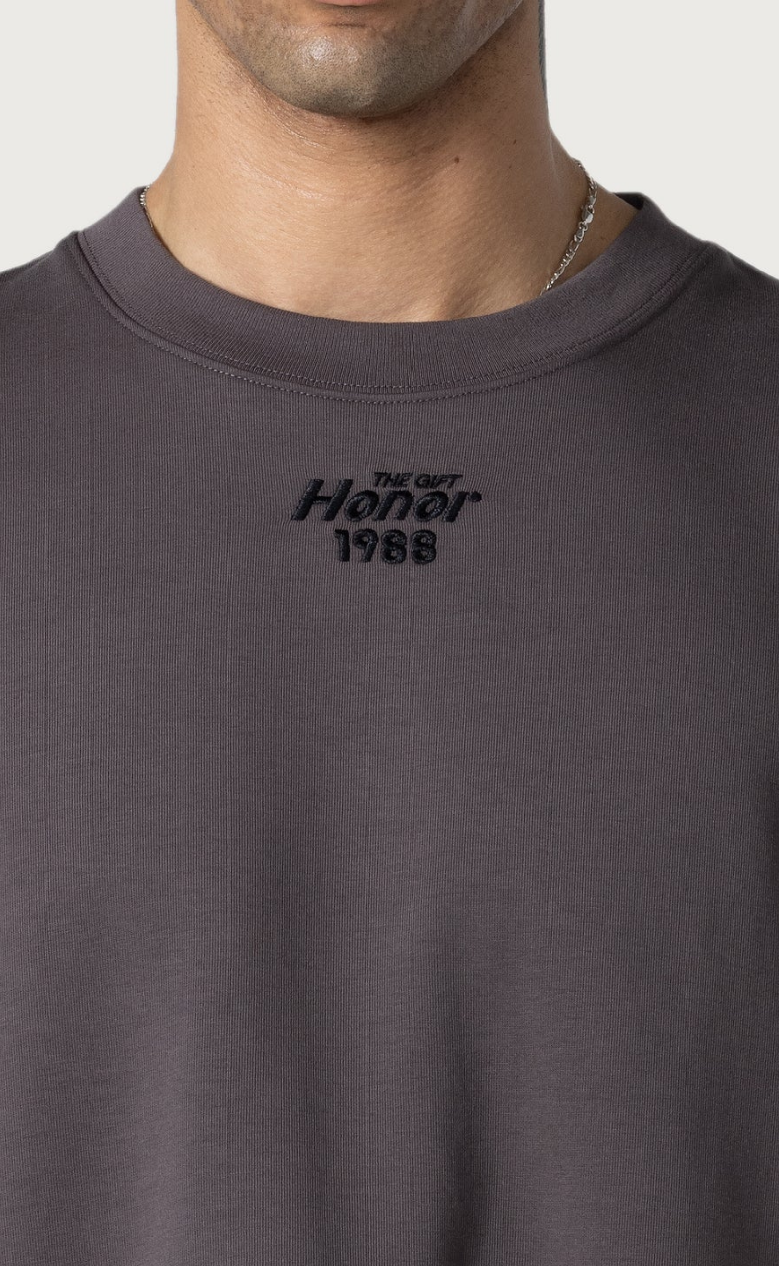 PENDANT BOX CHARCOAL T-SHIRT