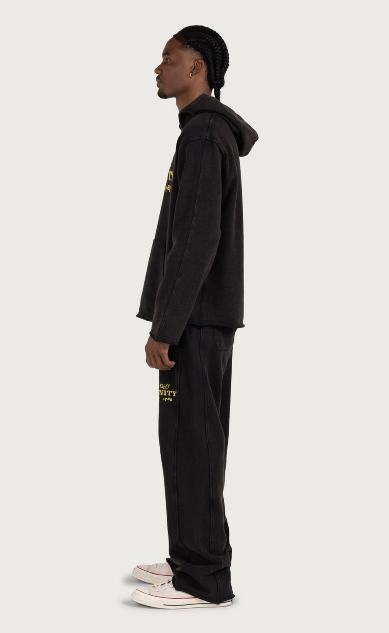 VINTAGE BLACK SWEATPANTS