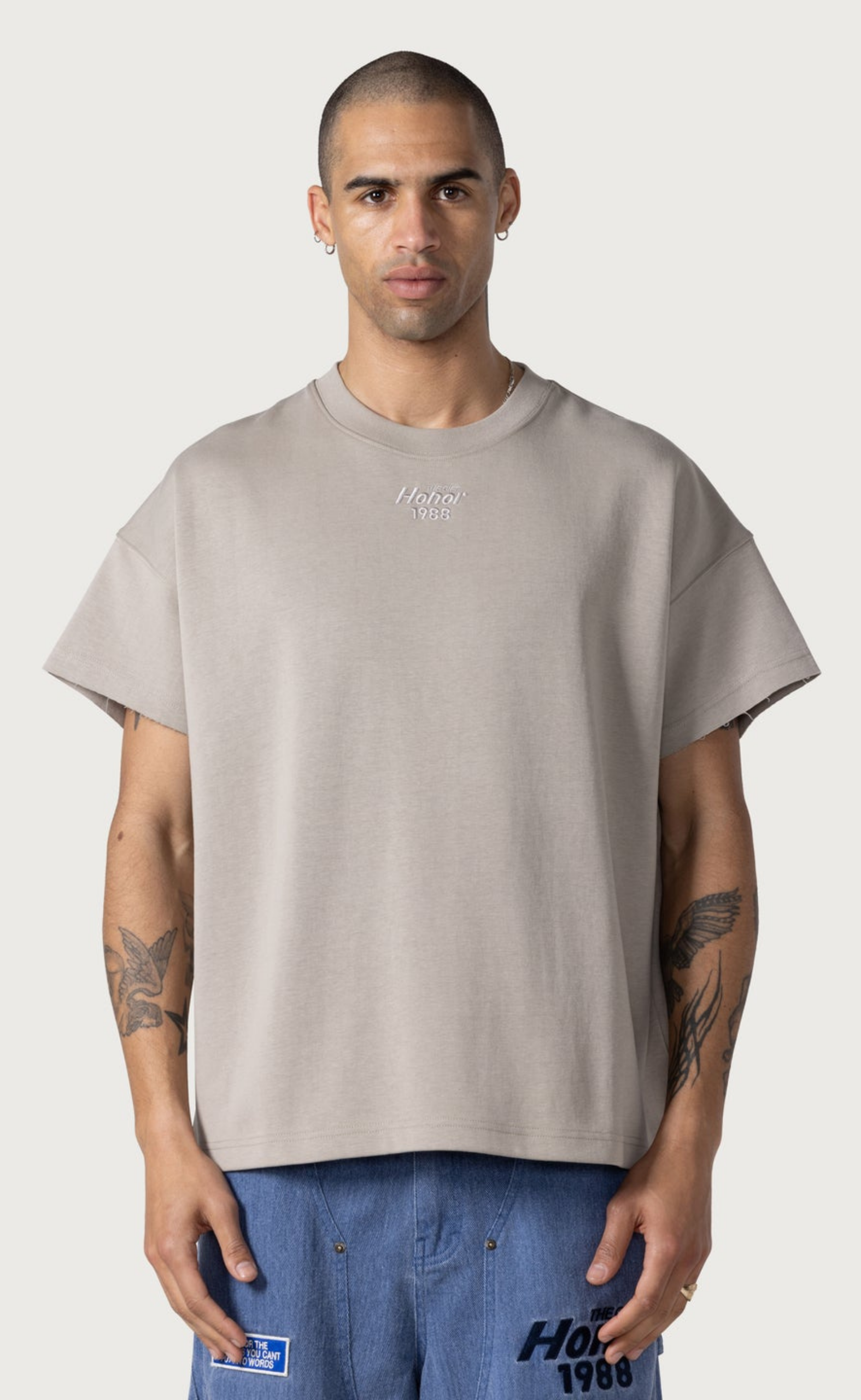 PENDANT BOX STONE T-SHIRT