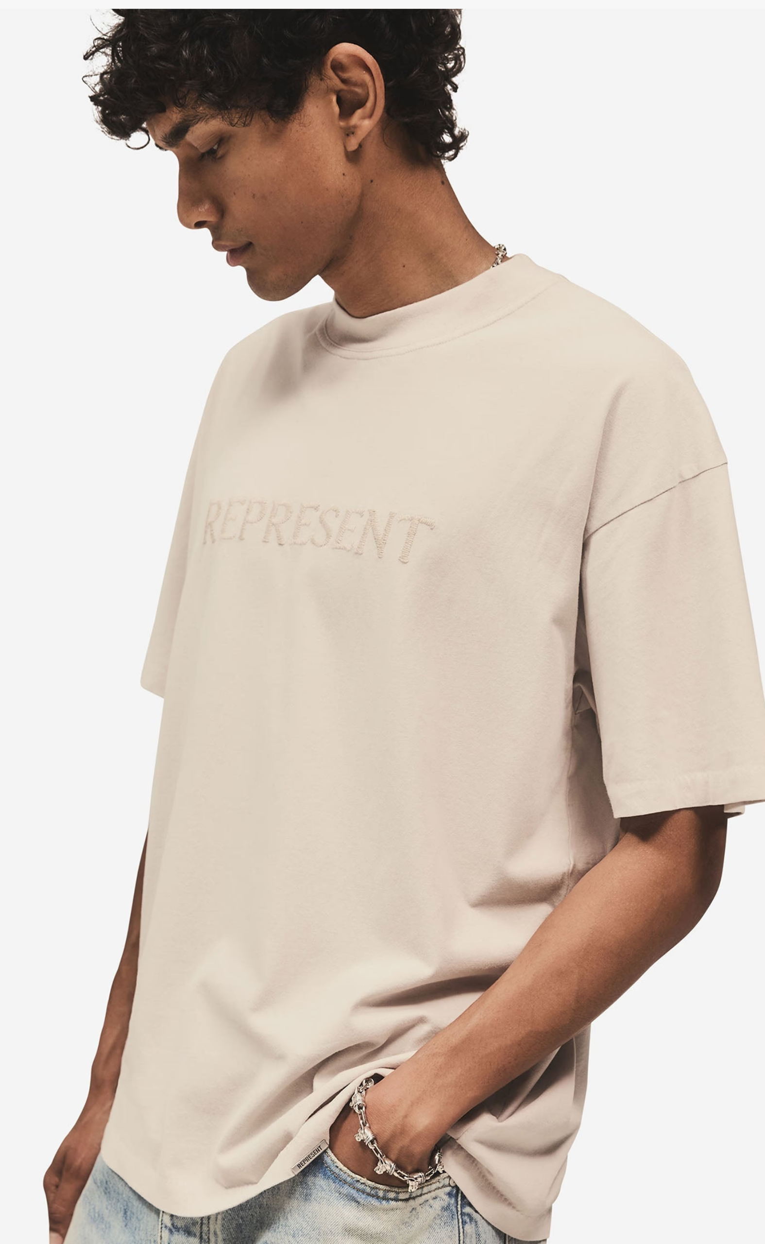 EMBROIDERED SERIF LOGO CONCRETE T-SHIRT