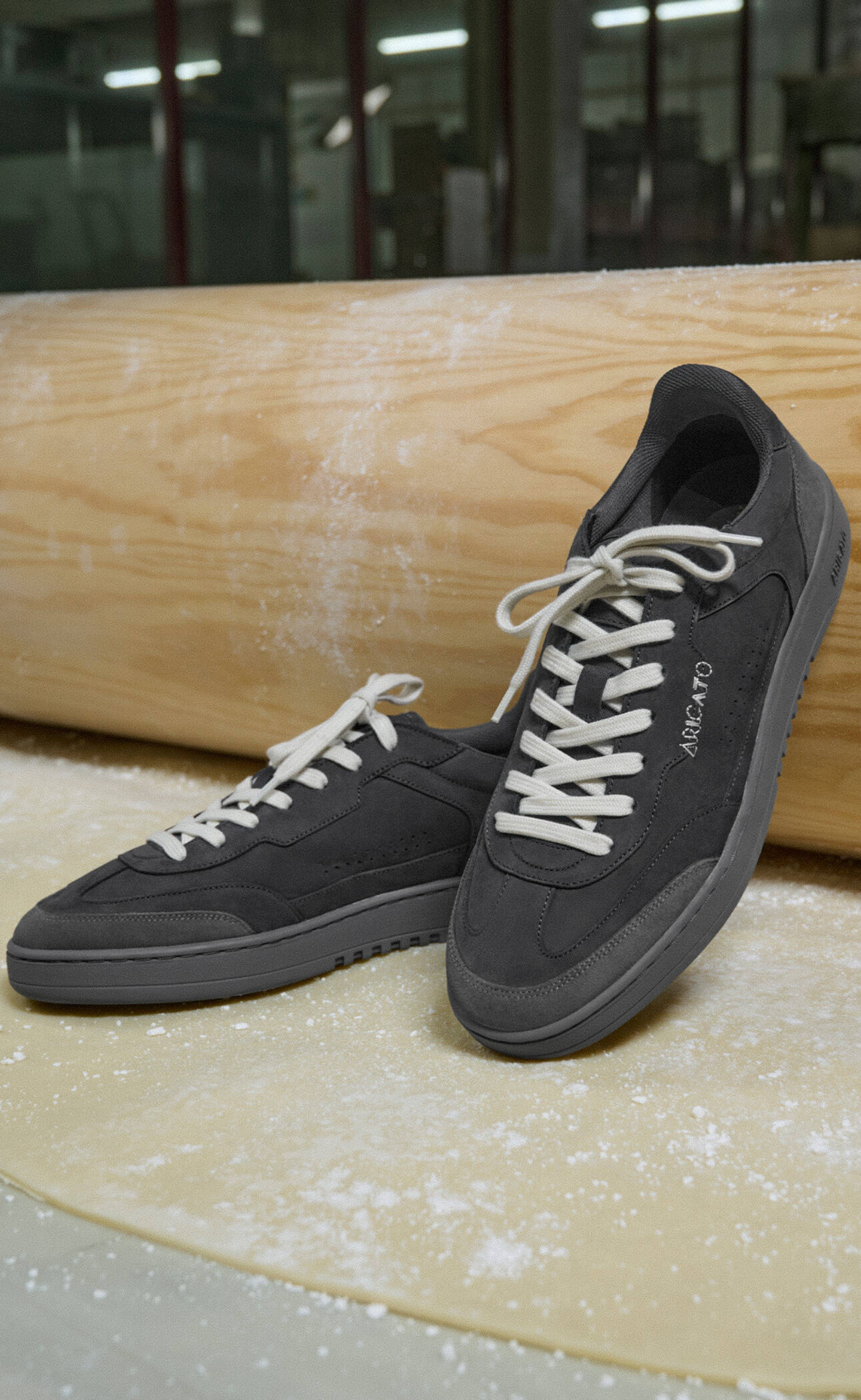 DICE T-TOE OFF BLACK SNEAKER