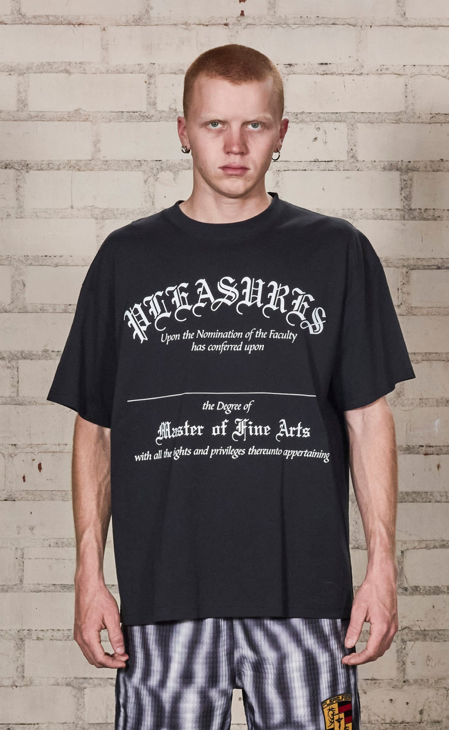 DEGREE BLACK T-SHIRT