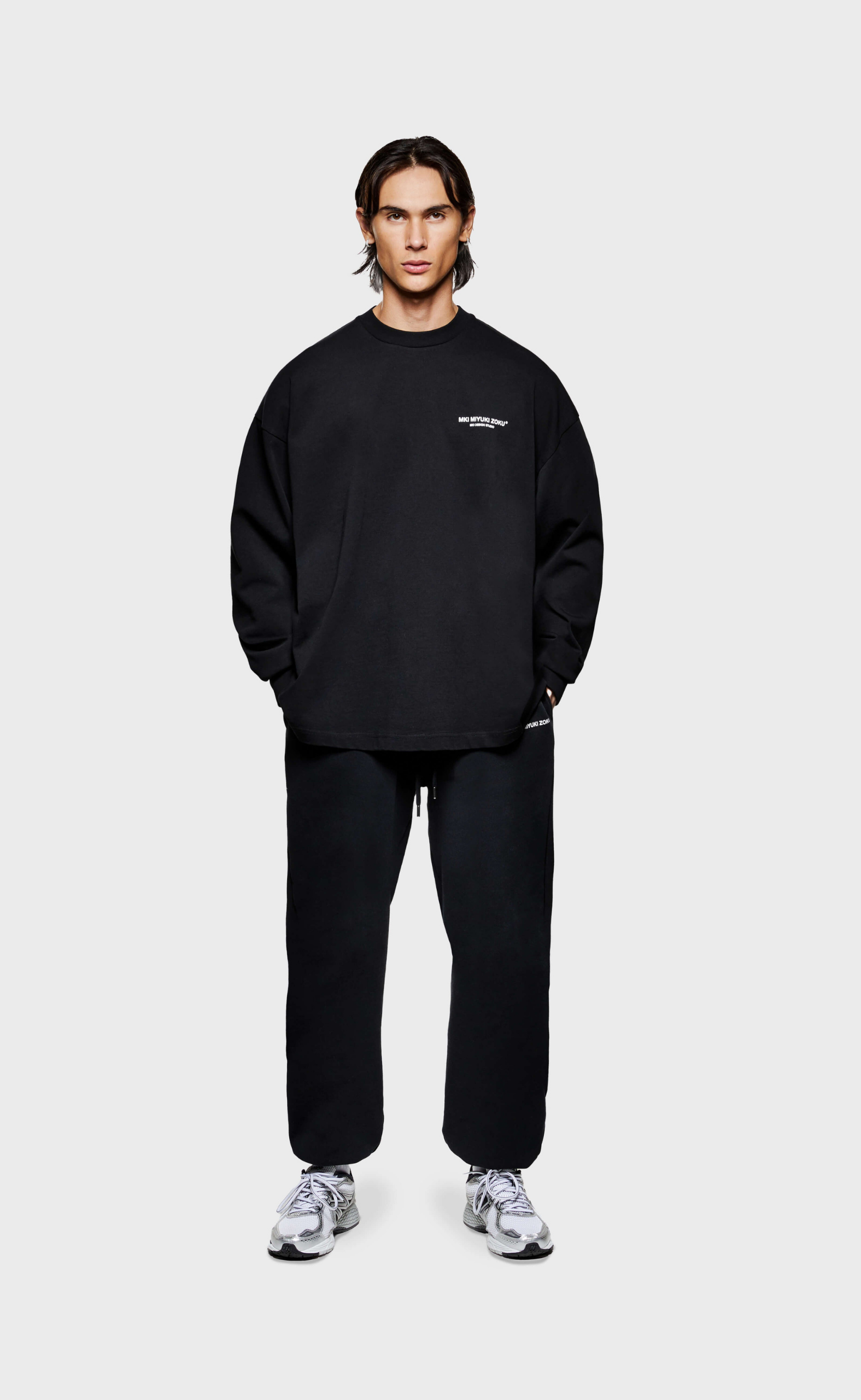 DESIGN STUDIO BLACK LONGSLEEVE
