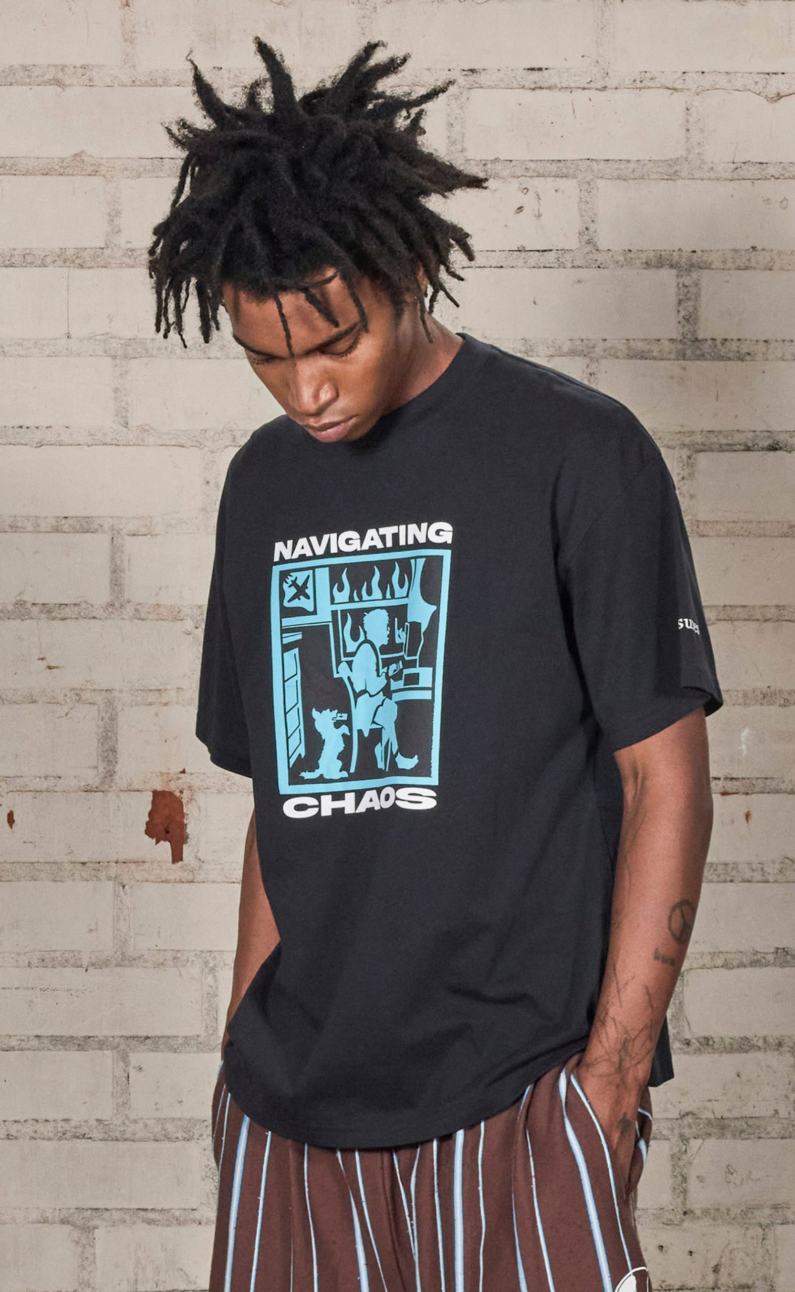 NAVIGATE BLACK T-SHIRT