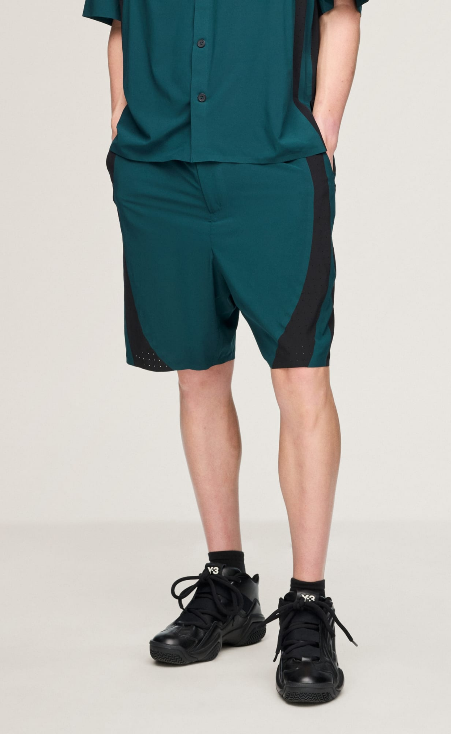Y-3 ULTRALIGHT WOVEN AURORA IVY SHORTS