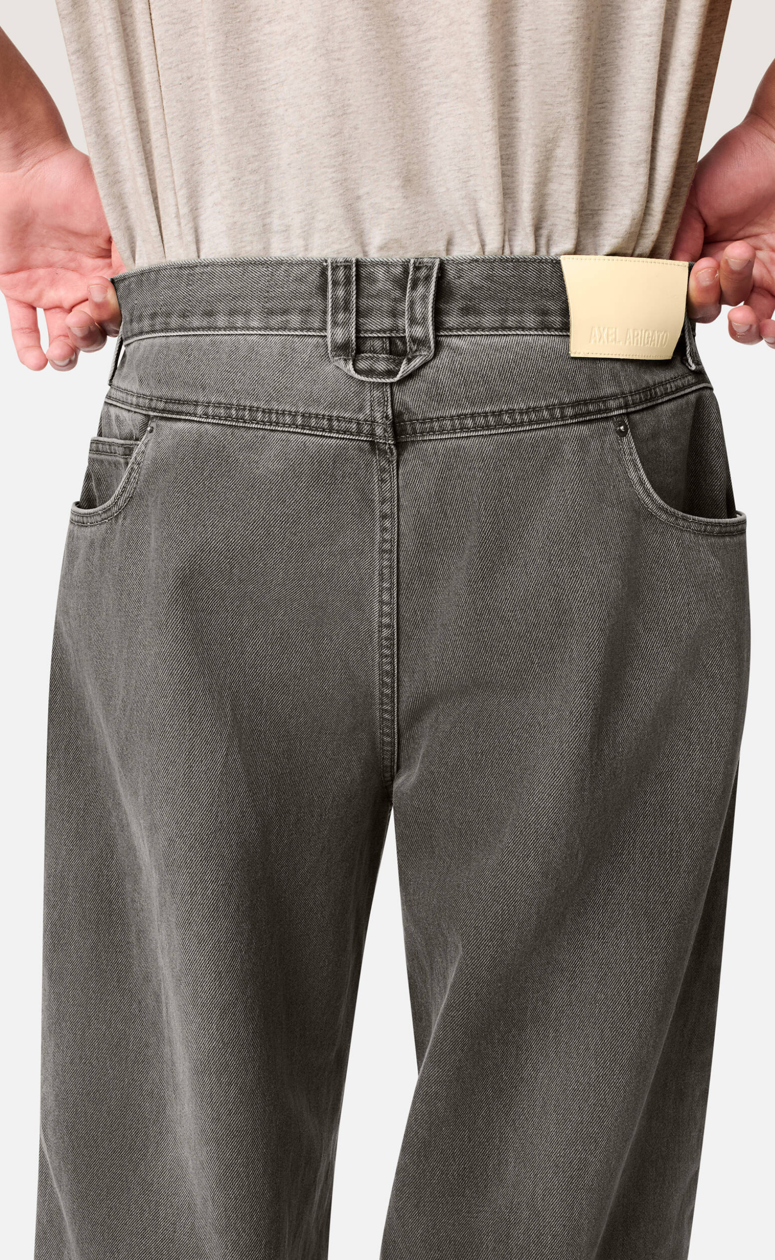 INVERT RELAXED GREY JEANS