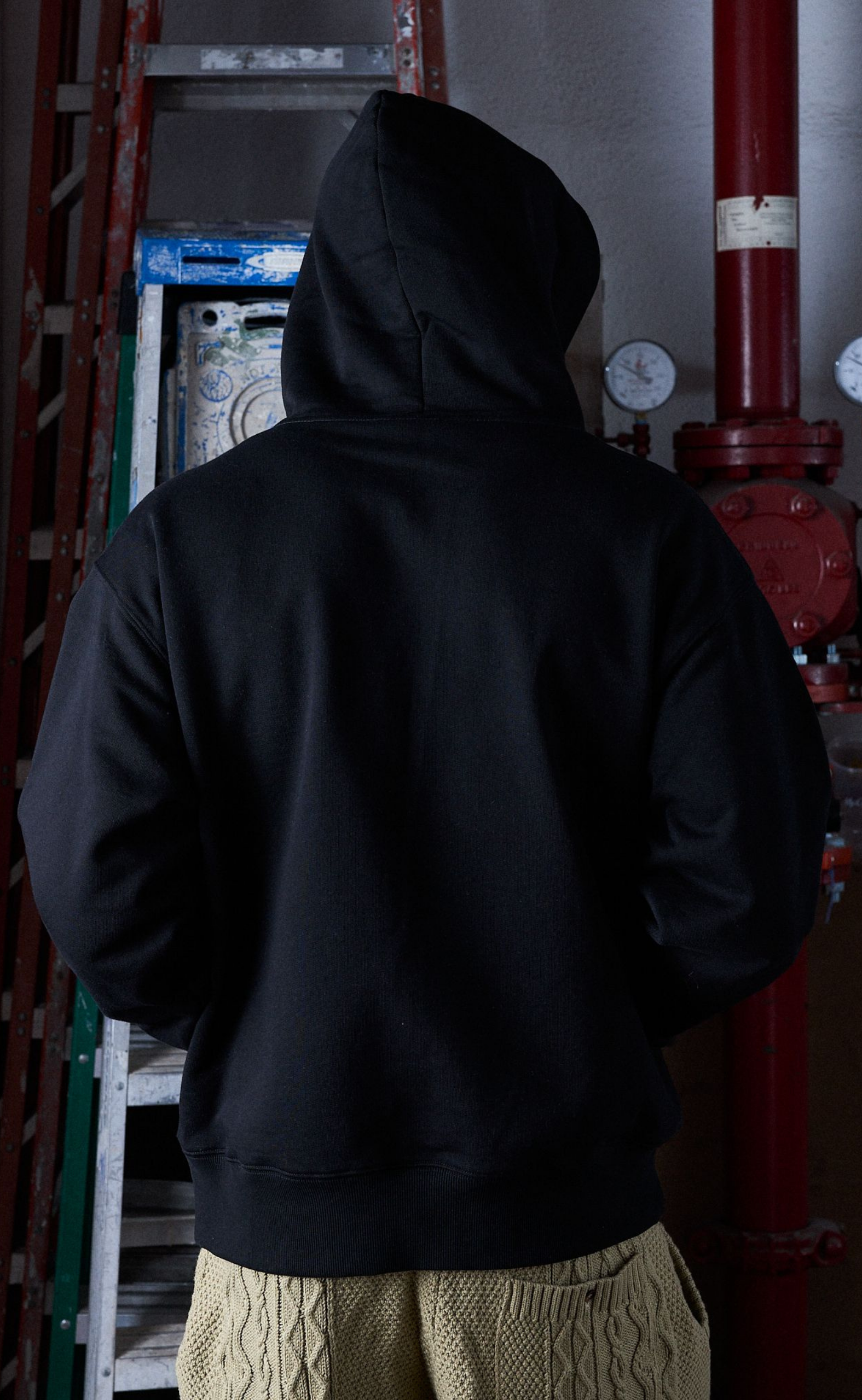 TWITCH ZIP BLACK HOODIE