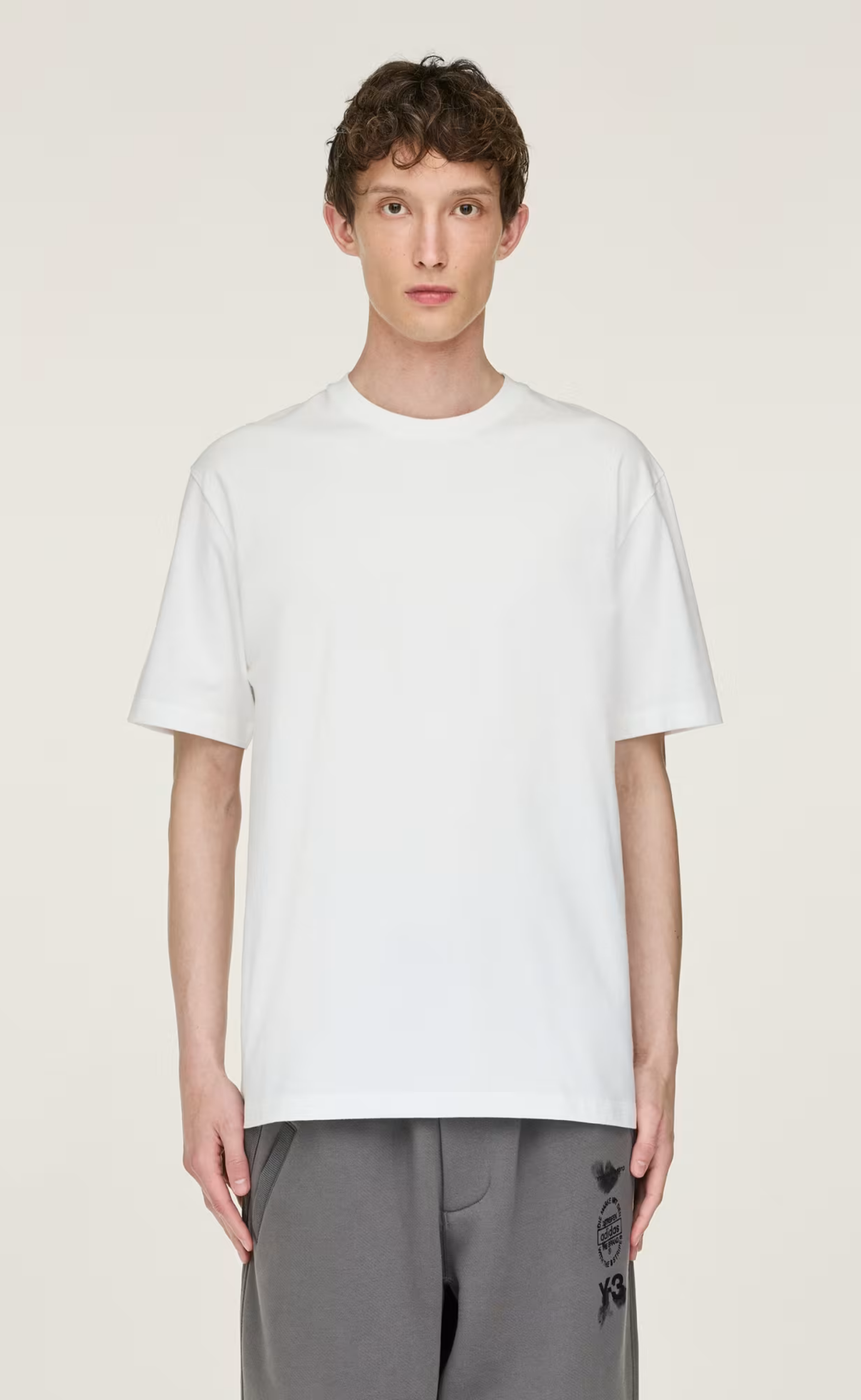 GRAPHIC WHITE T-SHIRT