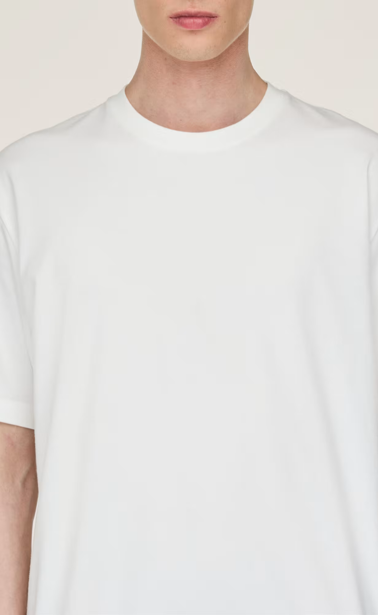 GRAPHIC WHITE T-SHIRT